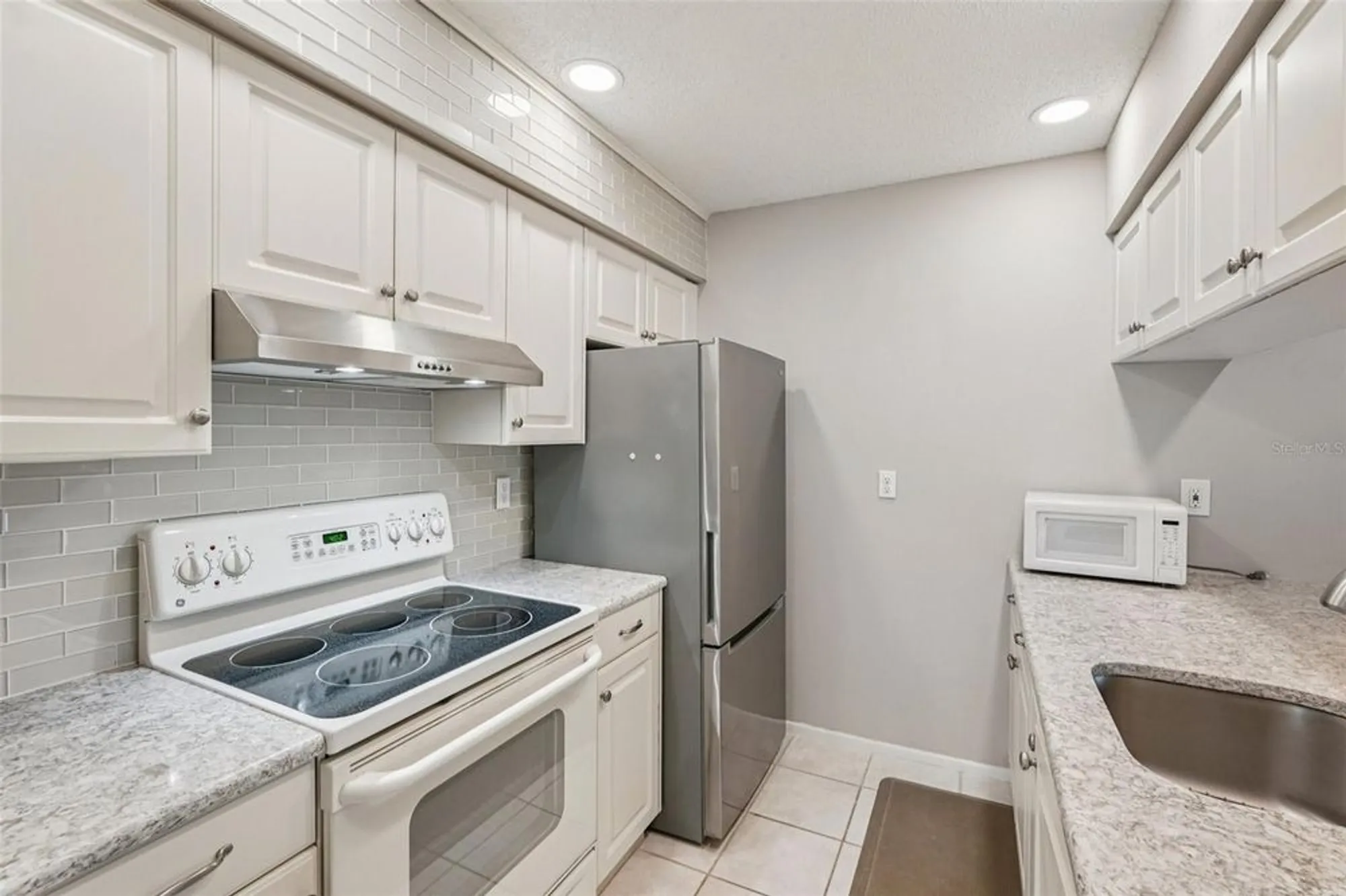 Property Slideshow image 19 of 47 | 5755 avista dr # 5755, Sarasota, FL, 34243