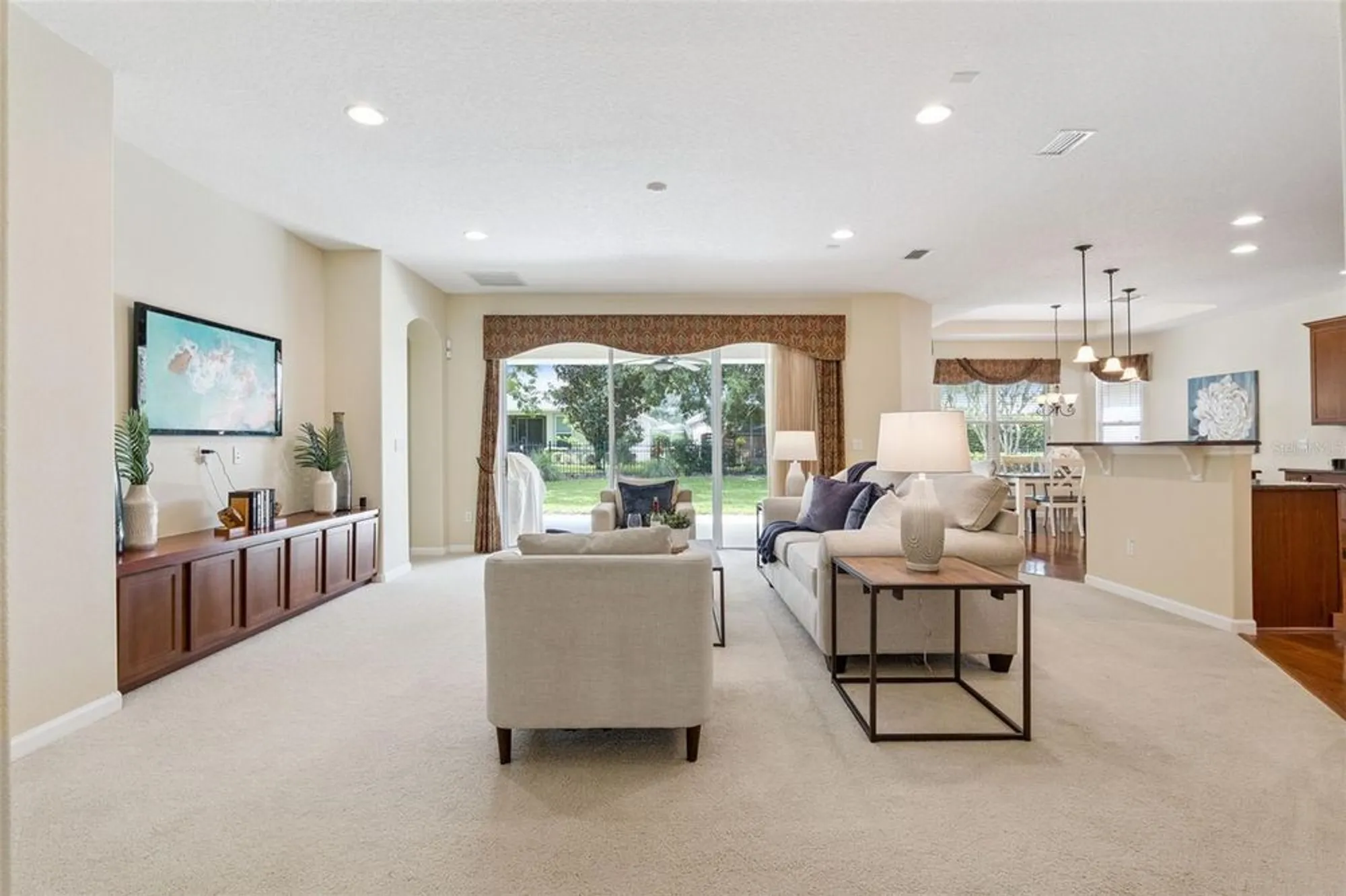 Property Slideshow image 4 of 48 | 1612 lincolnshire dr, Deland, FL, 32724