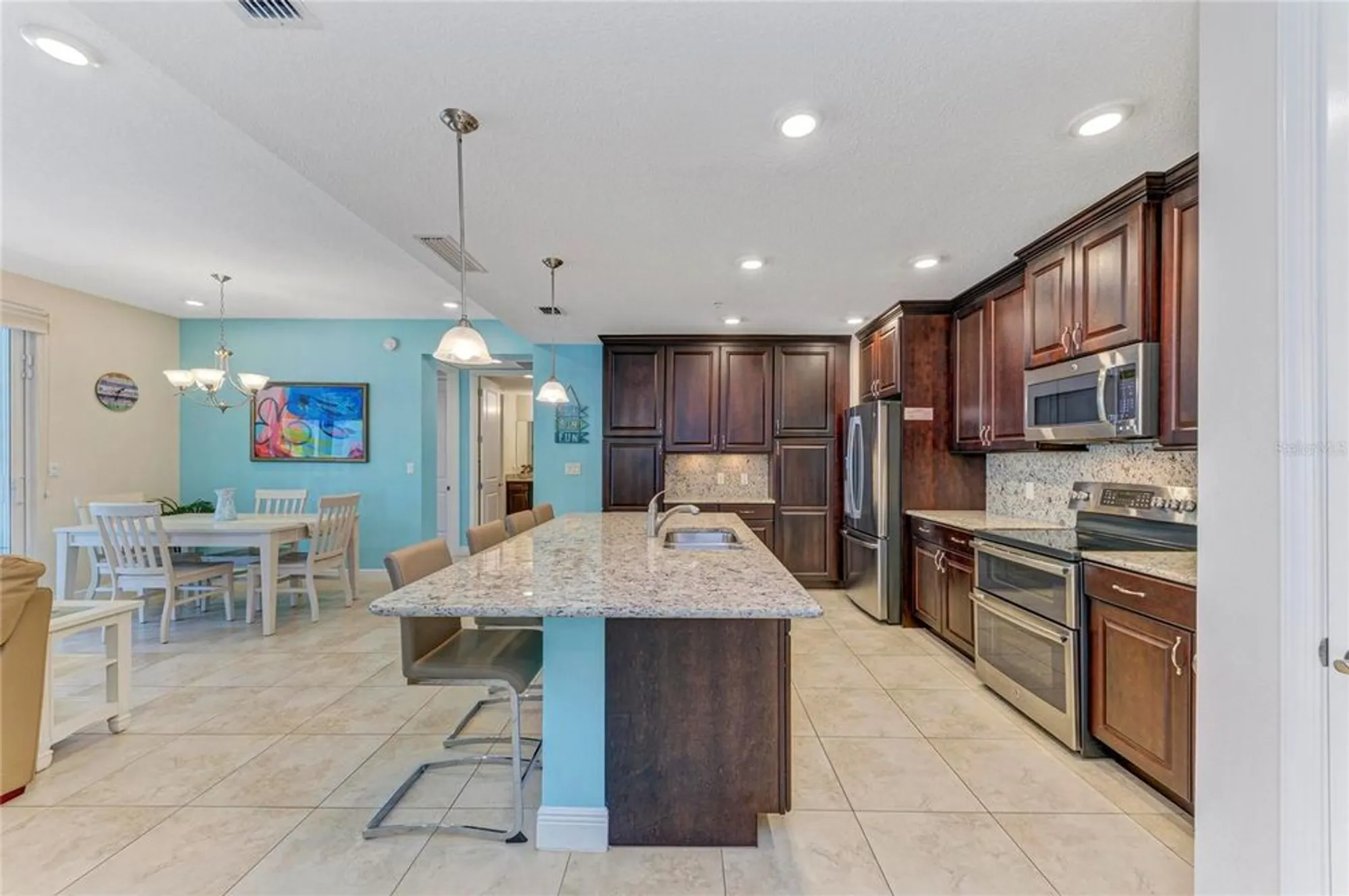 Property Slideshow image 14 of 100 | 391 aruba cir unit 101, Bradenton, FL, 34209
