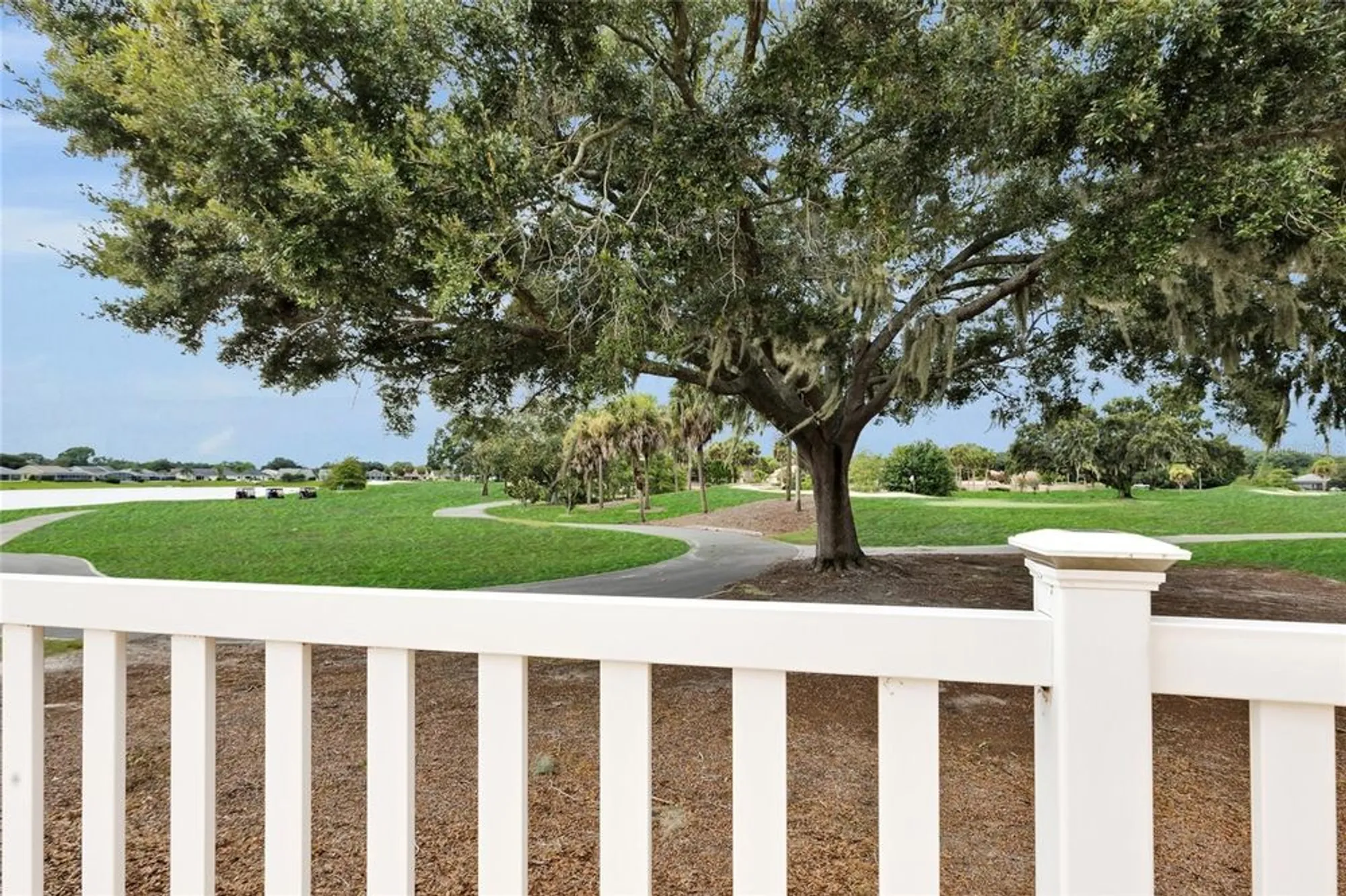 Property Slideshow image 22 of 45 | 916 medira dr, Lady Lake, FL, 32159