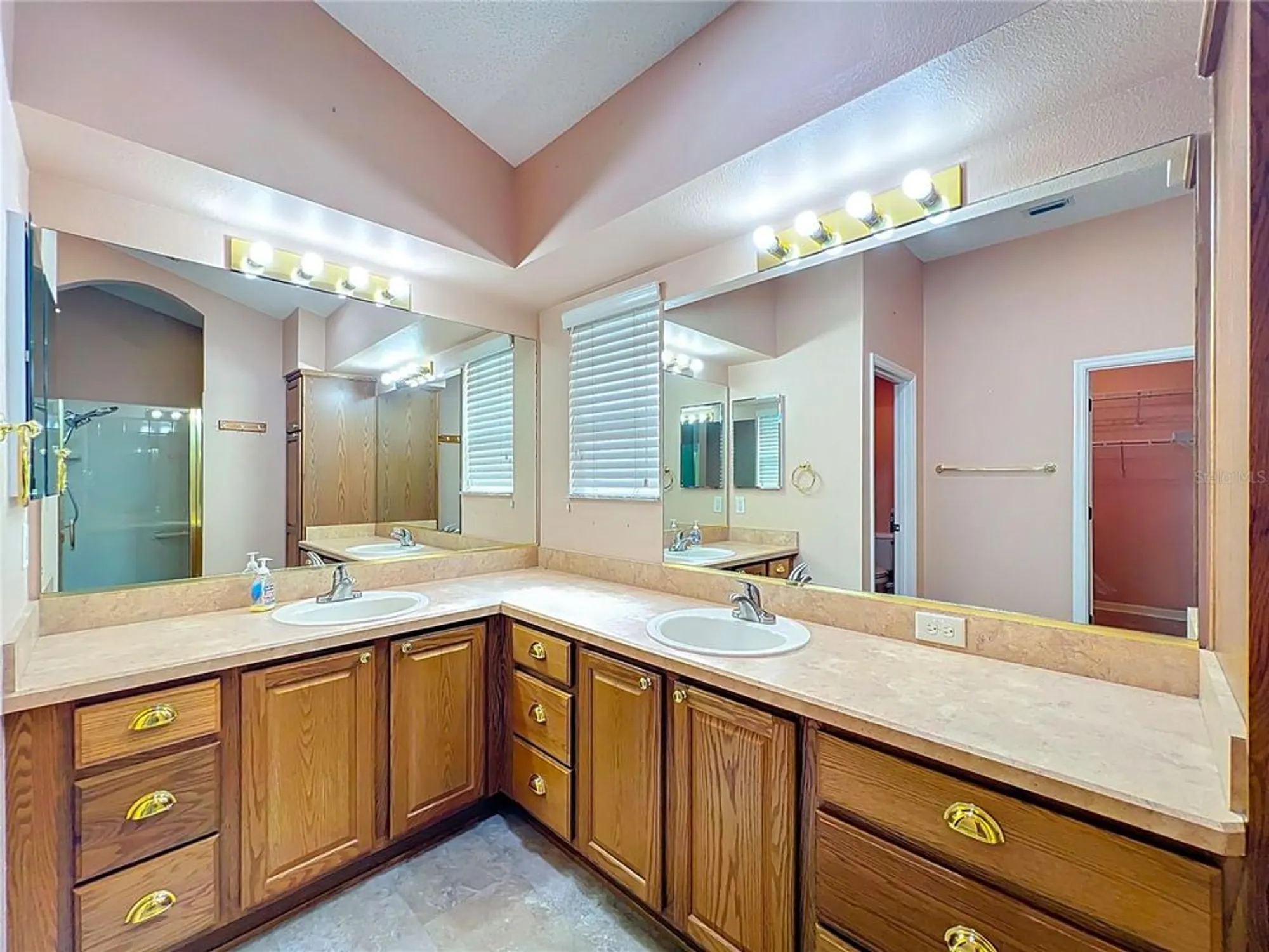 Property Slideshow image 41 of 64 | 16946 se 93rd cuthbert cir, The Villages, FL, 32162