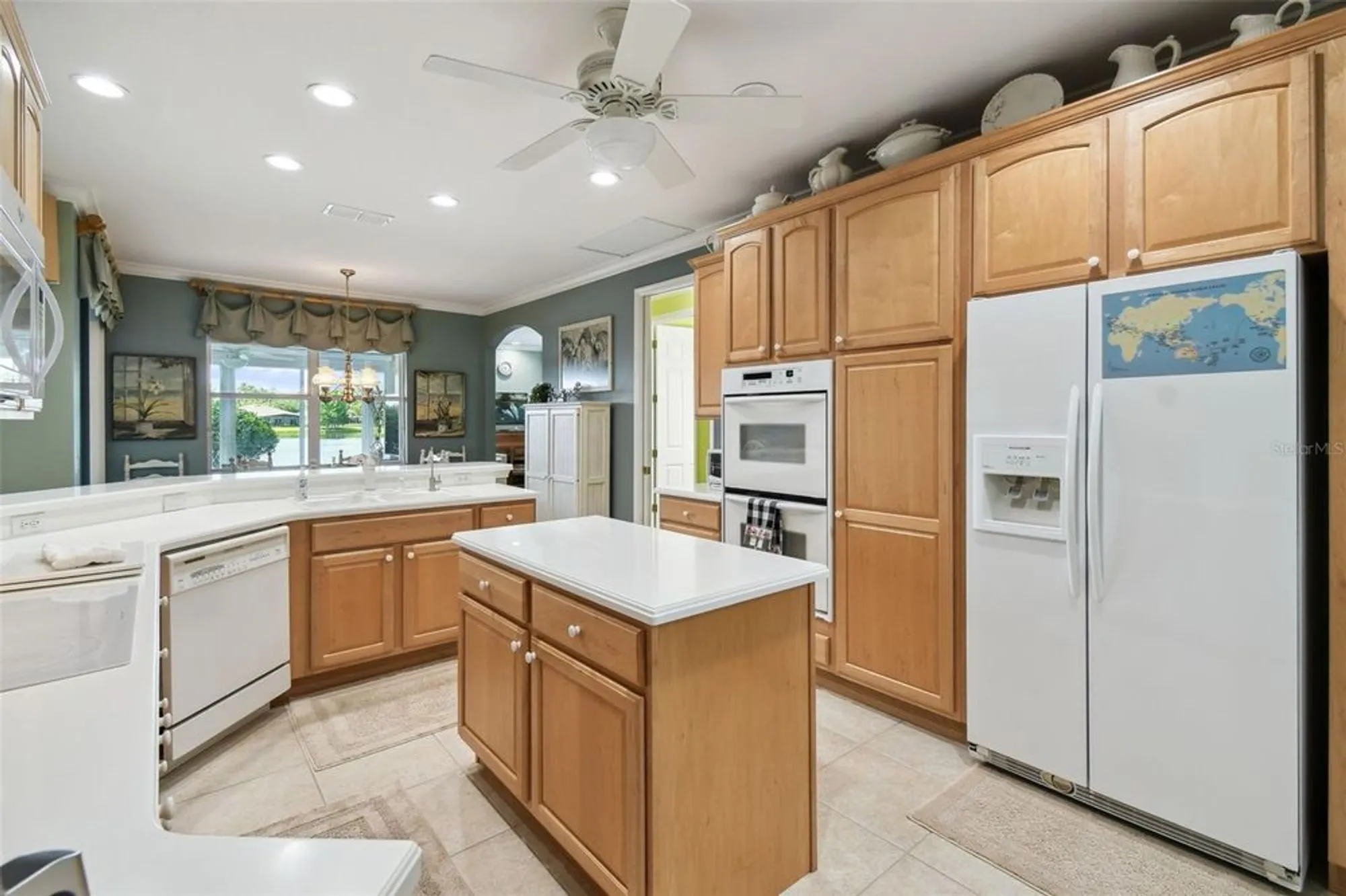 Property Slideshow image 12 of 61 | 201 largo dr, Kissimmee, FL, 34759