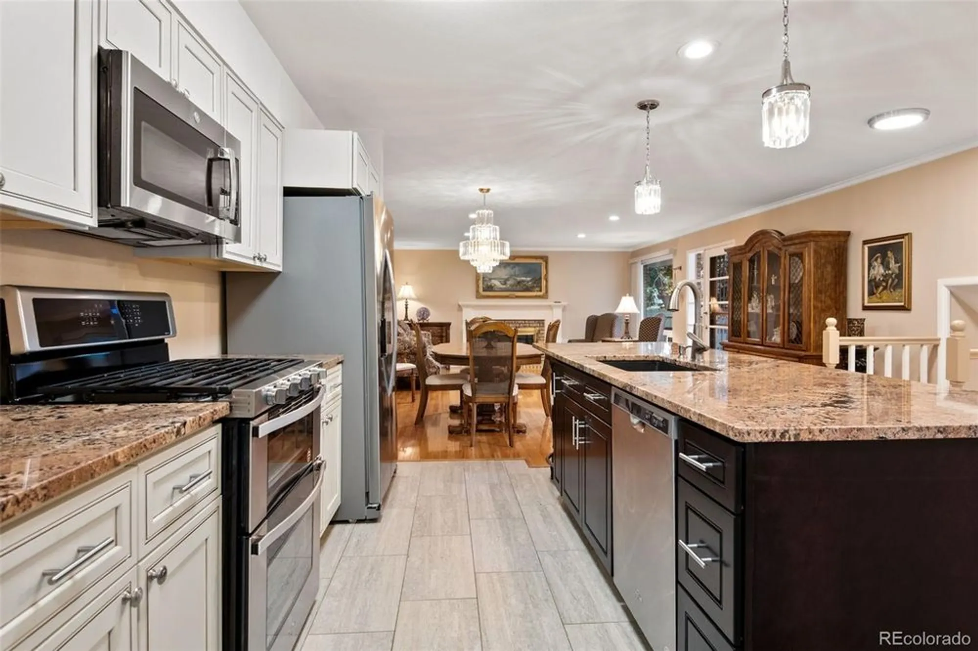 Property Slideshow image 4 of 26 | 7433 w cedar cir, Lakewood, CO, 80226