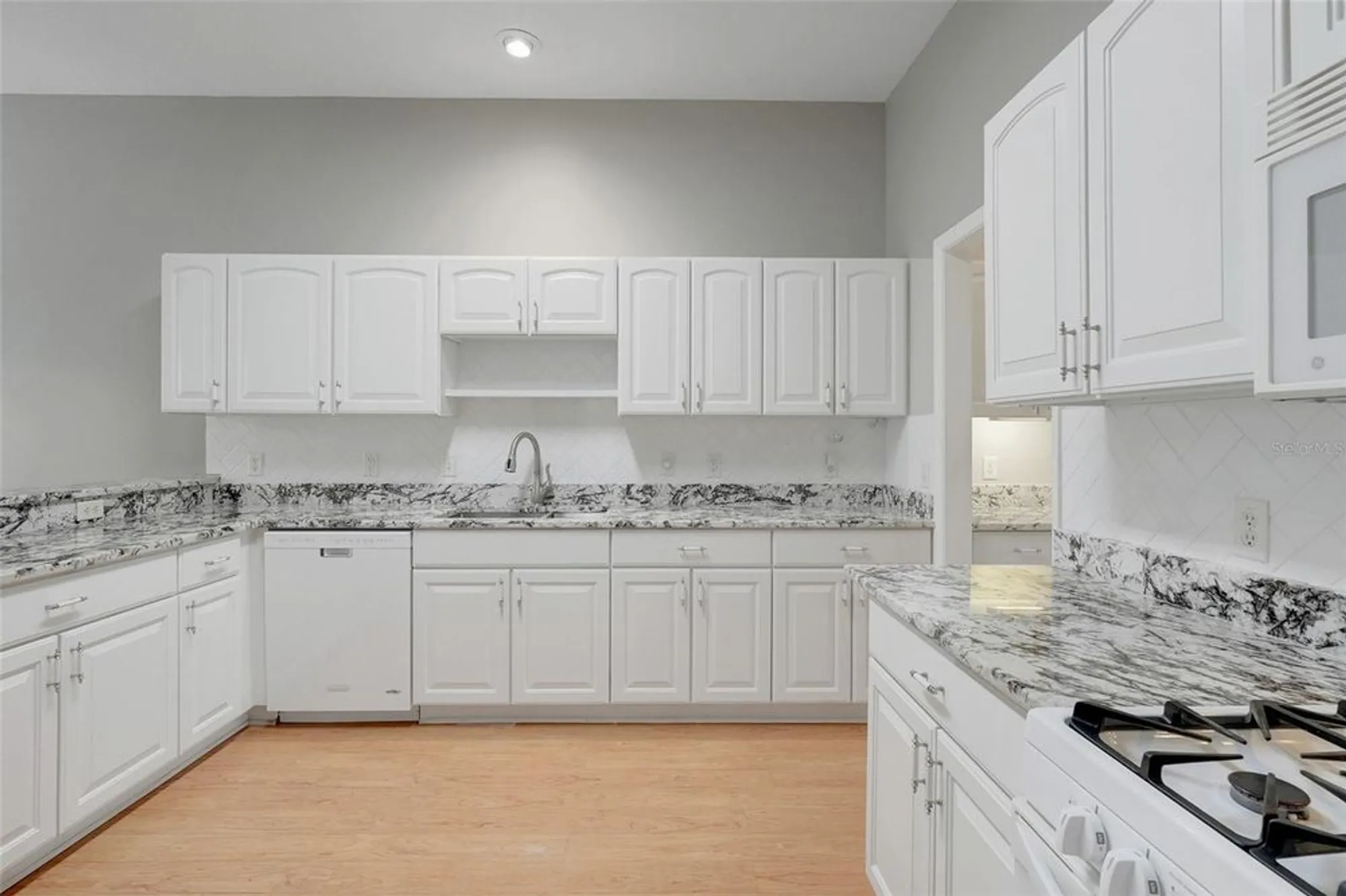 Property Slideshow image 13 of 46 | 1042 avenida sonoma, Lady Lake, FL, 32159