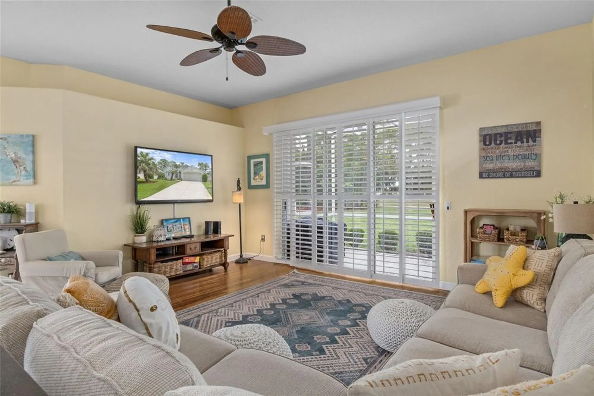 Property Slideshow image 16 of 52 | 9171 penelope dr, Weeki Wachee, FL, 34613