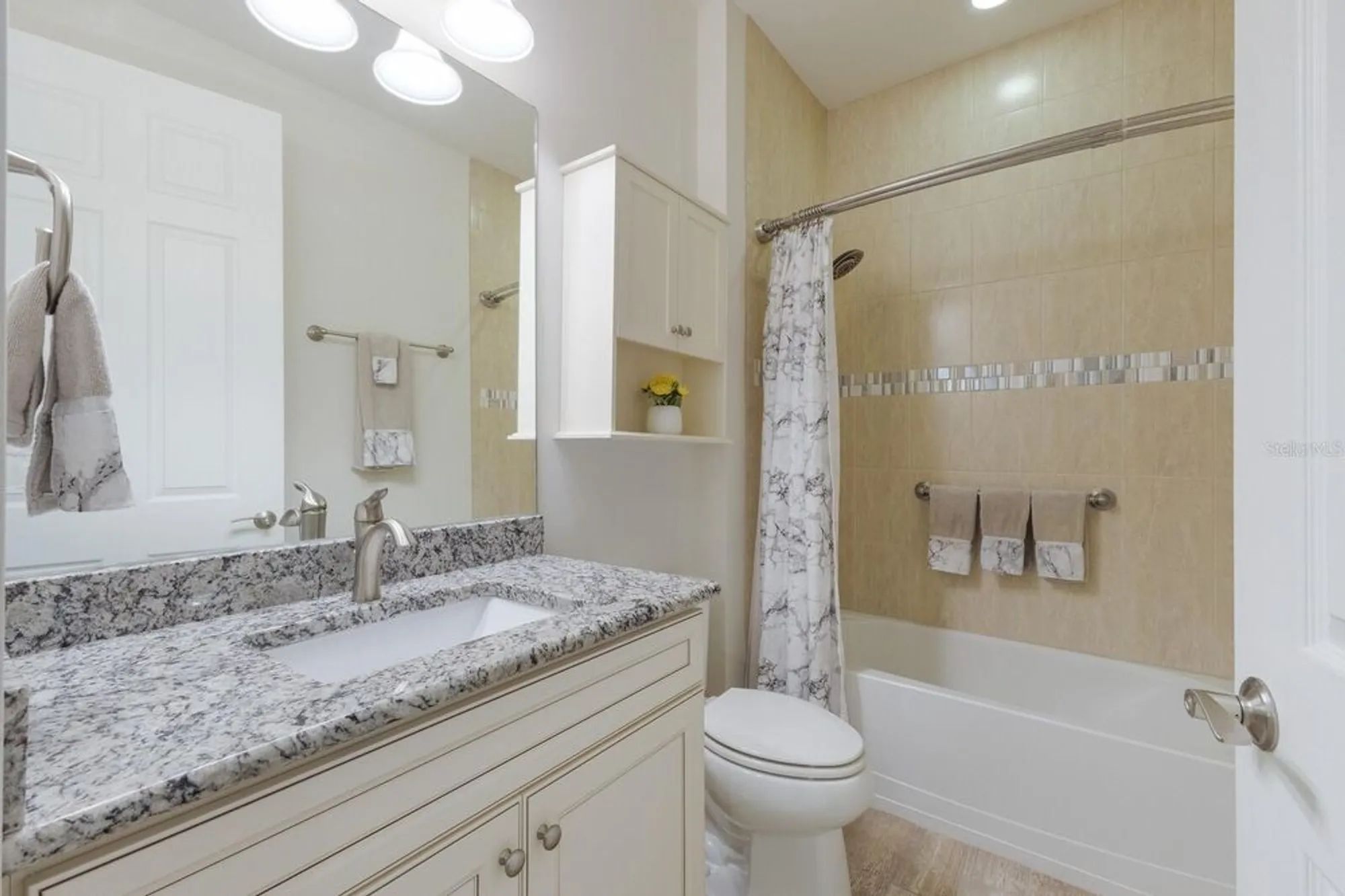 Property Slideshow image 17 of 45 | 16719 ellsworth ave, Bradenton, FL, 34202