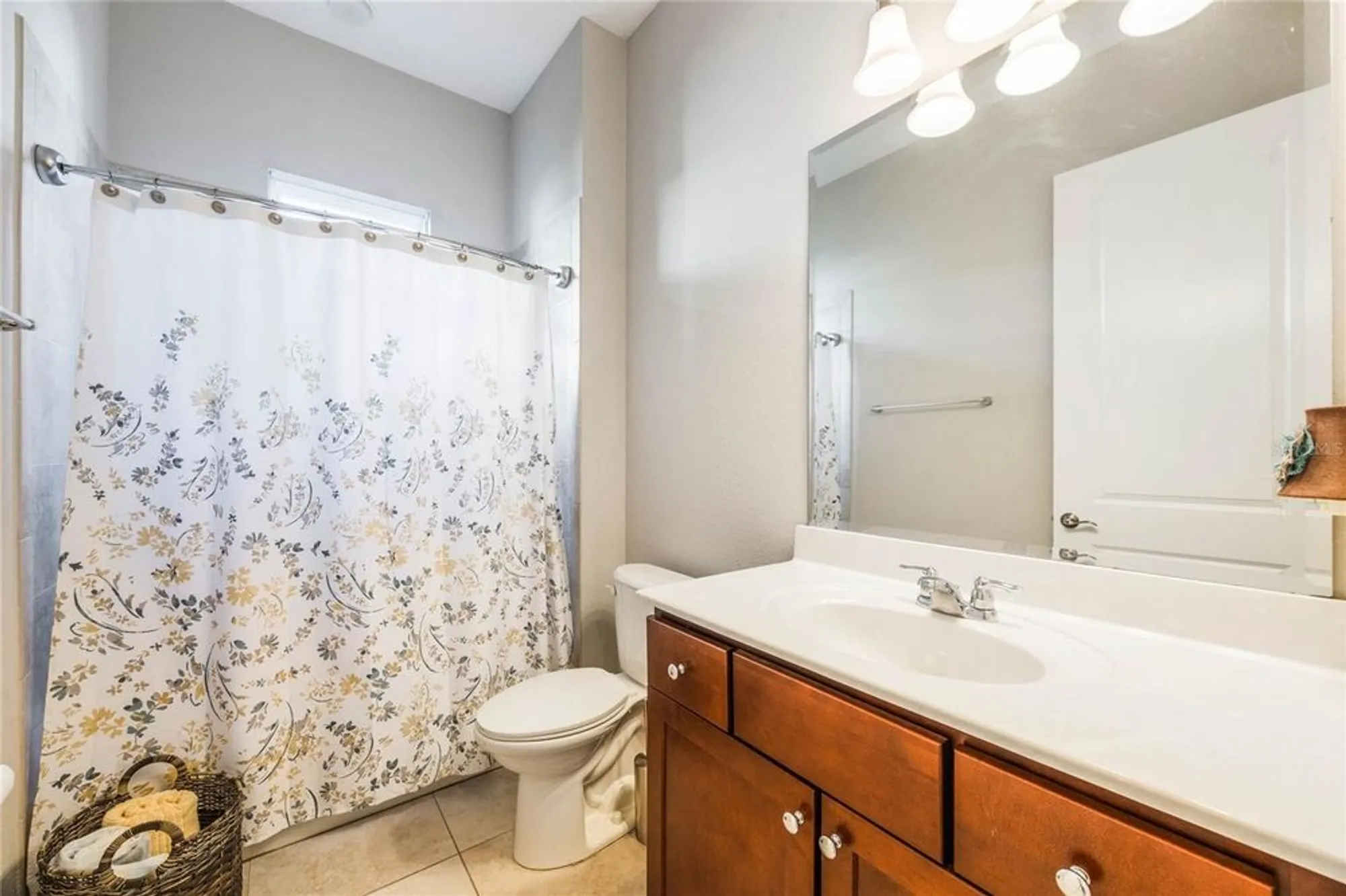 Property Slideshow image 13 of 22 | 430 cypress hills way, Deland, FL, 32724