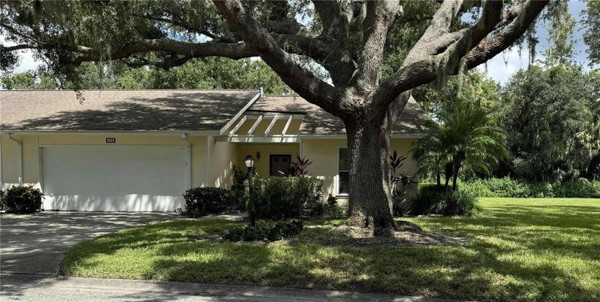 Property Slideshow image 4 of 26 | 3925 oakhurst blvd 3010, Sarasota, FL, 34233