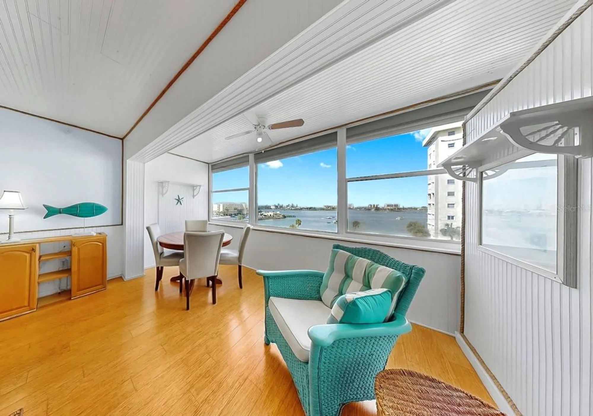 Property Slideshow image 6 of 46 | 4550 cove cir apt 605, Saint Petersburg, FL, 33708