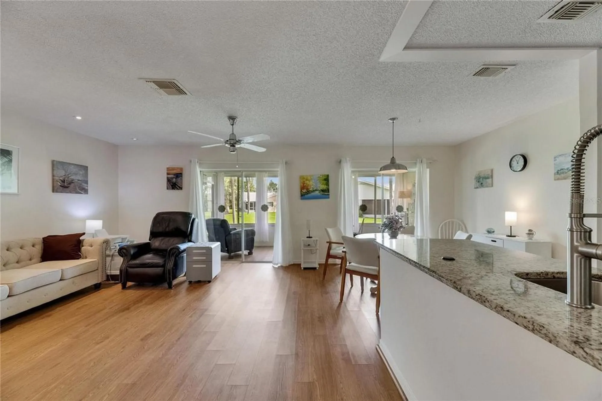 Property Slideshow image 8 of 41 | 123 glendower cir # 123, Sun City Center, FL, 33573