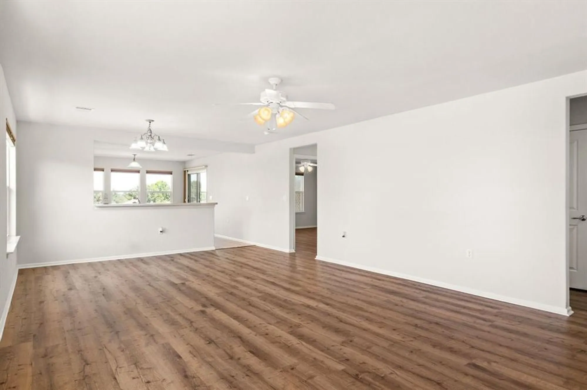 Property Slideshow image 4 of 26 | 508 salt creek ln, Georgetown, TX, 78633