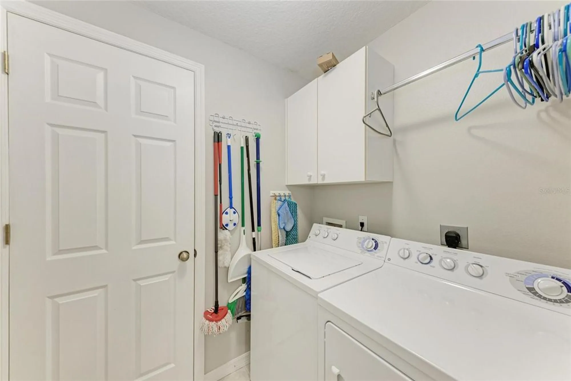 Property Slideshow image 31 of 43 | 119 woodbridge dr 103, Venice, FL, 34293