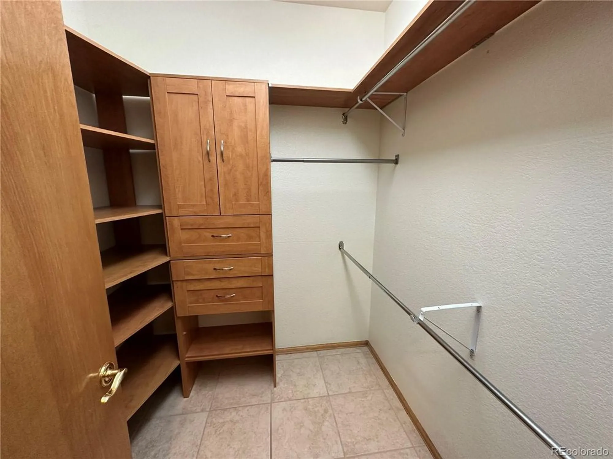Property Slideshow image 9 of 28 | 22840 e heritage pkwy, Aurora, CO, 80016