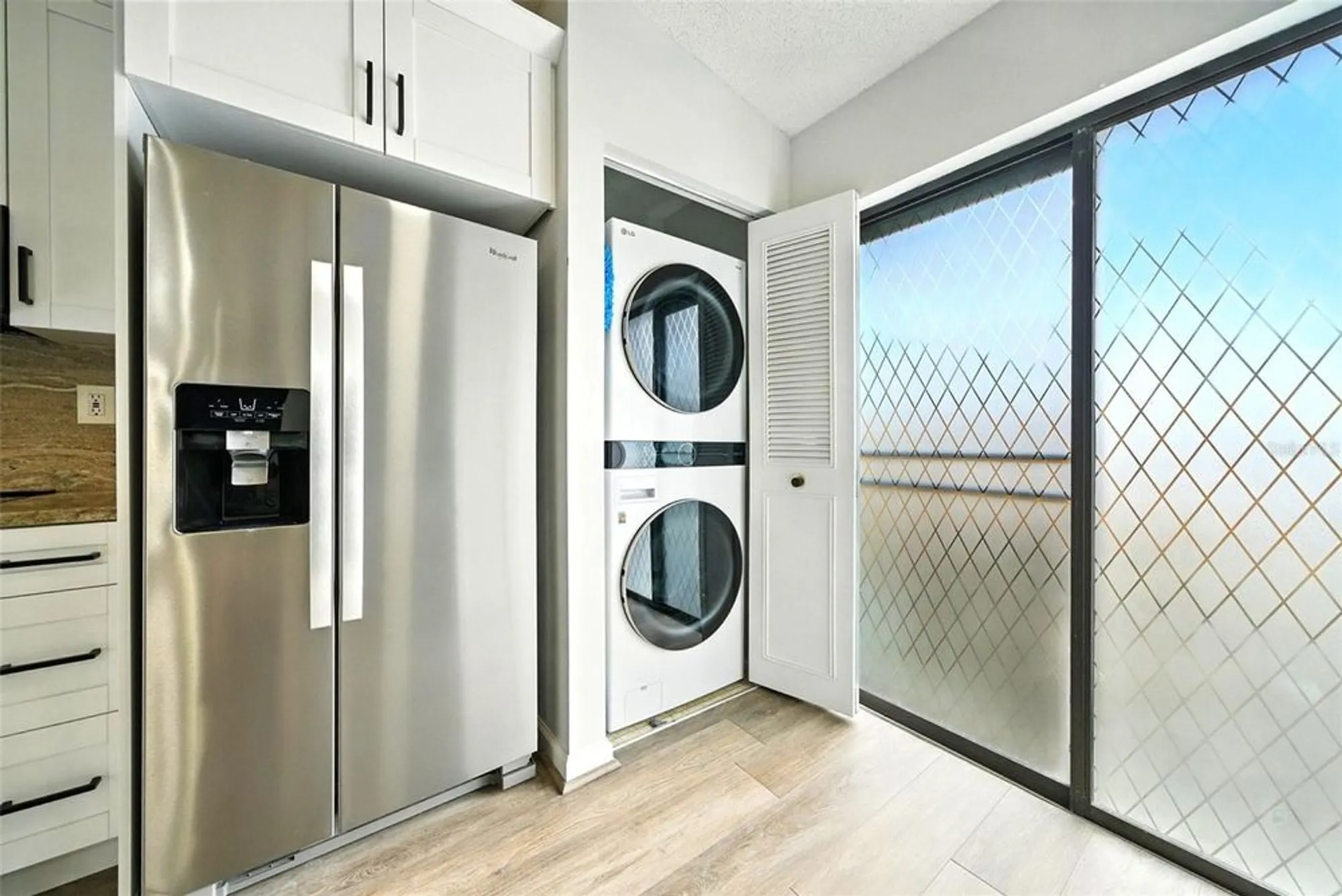 Property Slideshow image 23 of 44 | 1725 pine ridge way e, Palm Harbor, FL, 34684