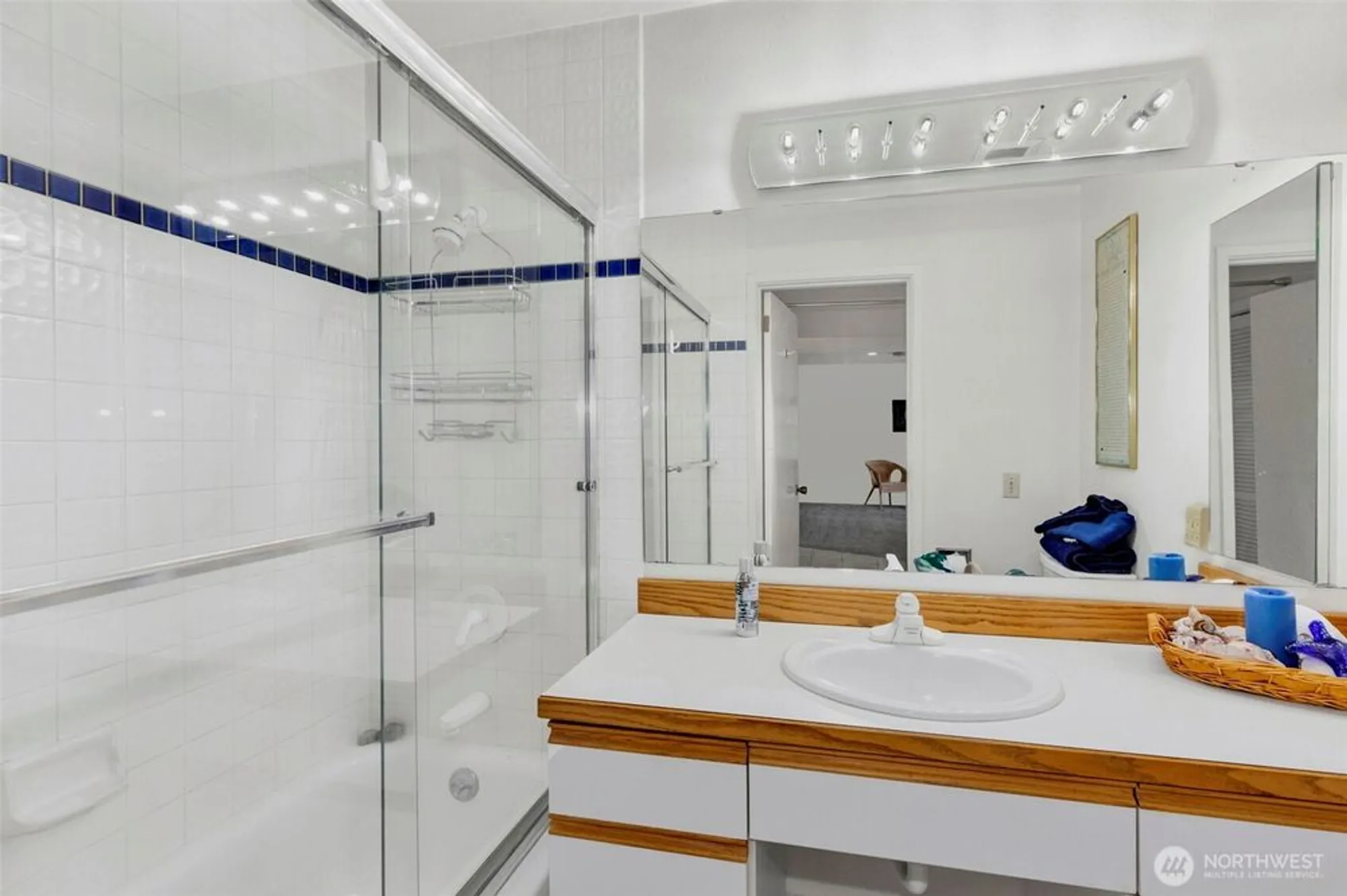 Property Slideshow image 25 of 39 | 10911 glen acres dr d, Seattle, WA, 98168