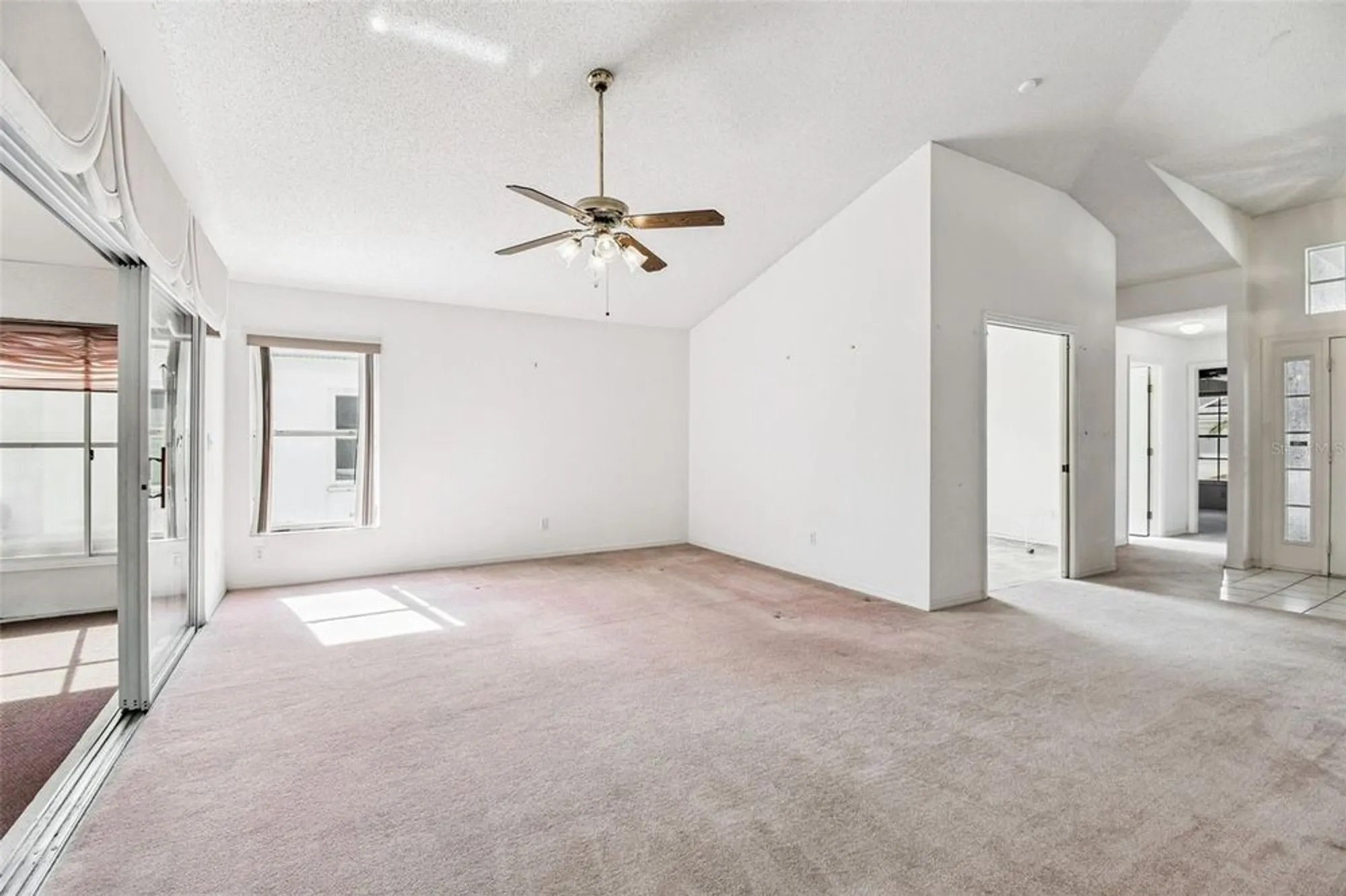 Property Slideshow image 7 of 39 | 2305 e del webb blvd, Sun City Center, FL, 33573