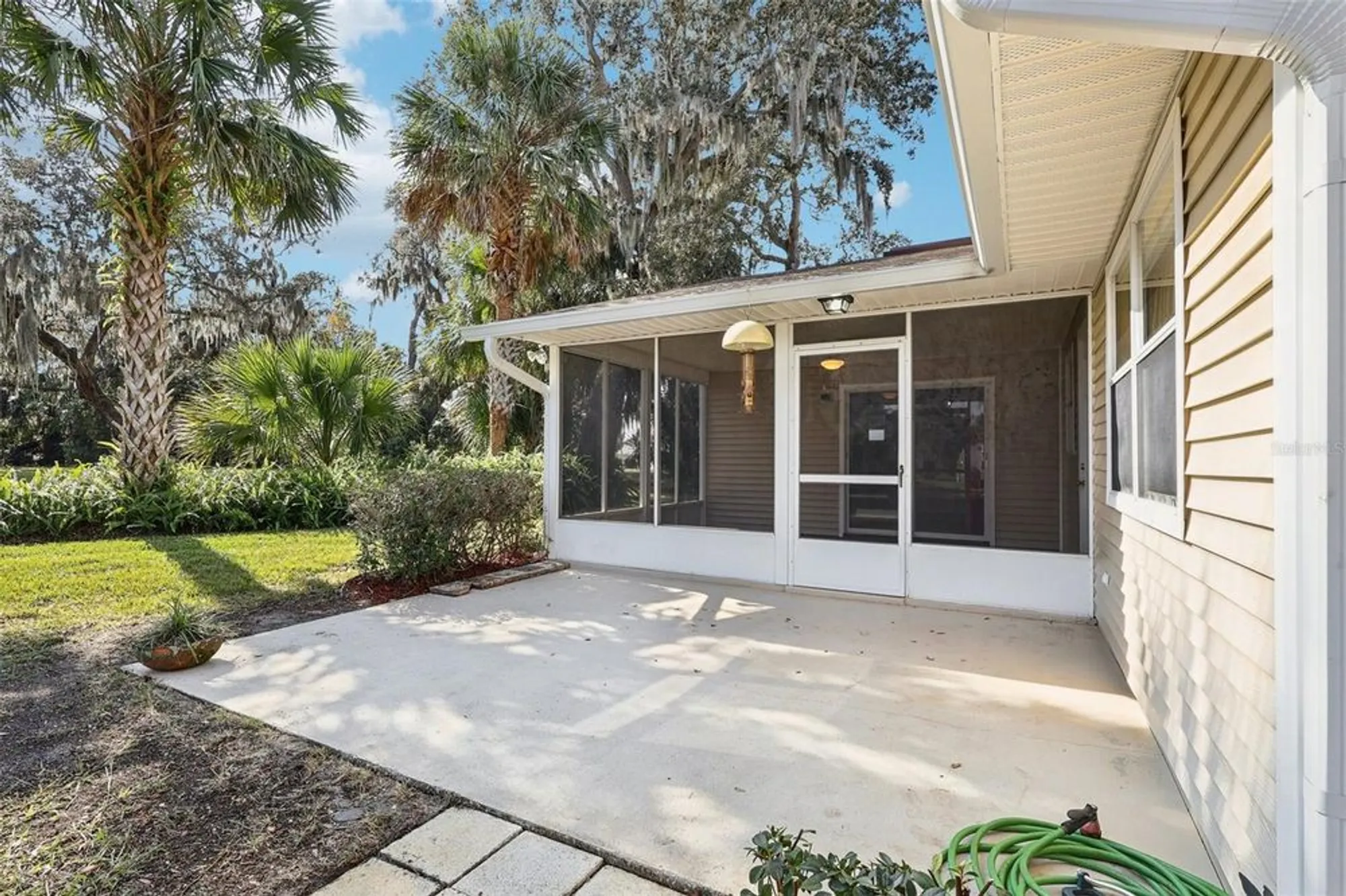 Property Slideshow image 34 of 38 | 305 brigadoon cir, Leesburg, FL, 34788