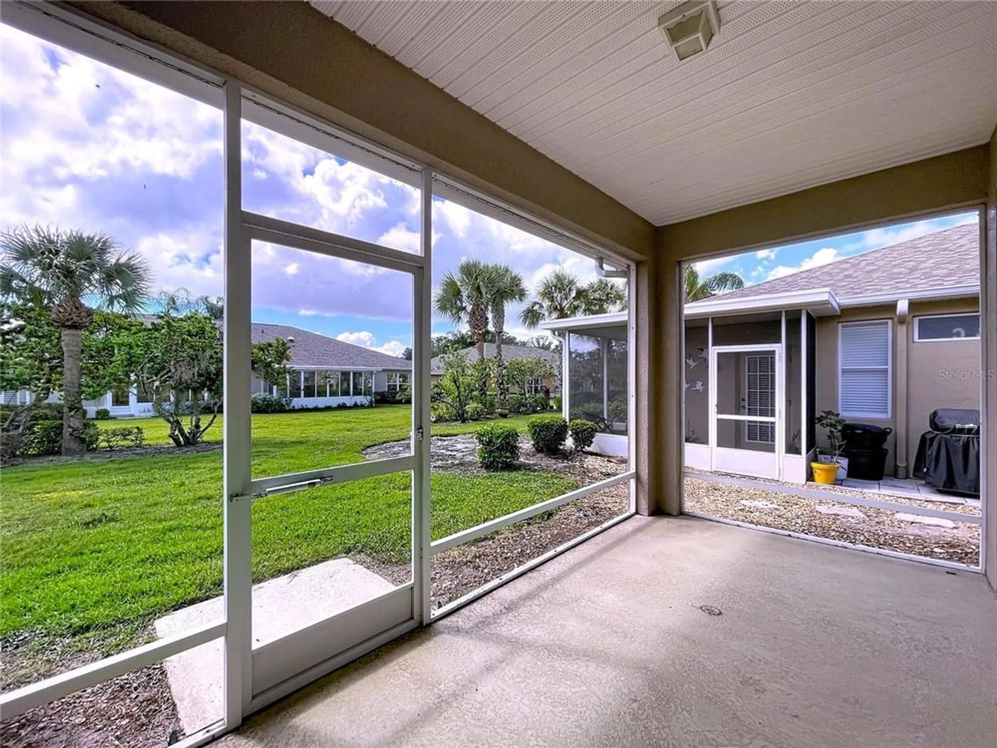 Property Slideshow image 8 of 92 | 2046 inverness greens dr # 2046, Sun City Center, FL, 33573
