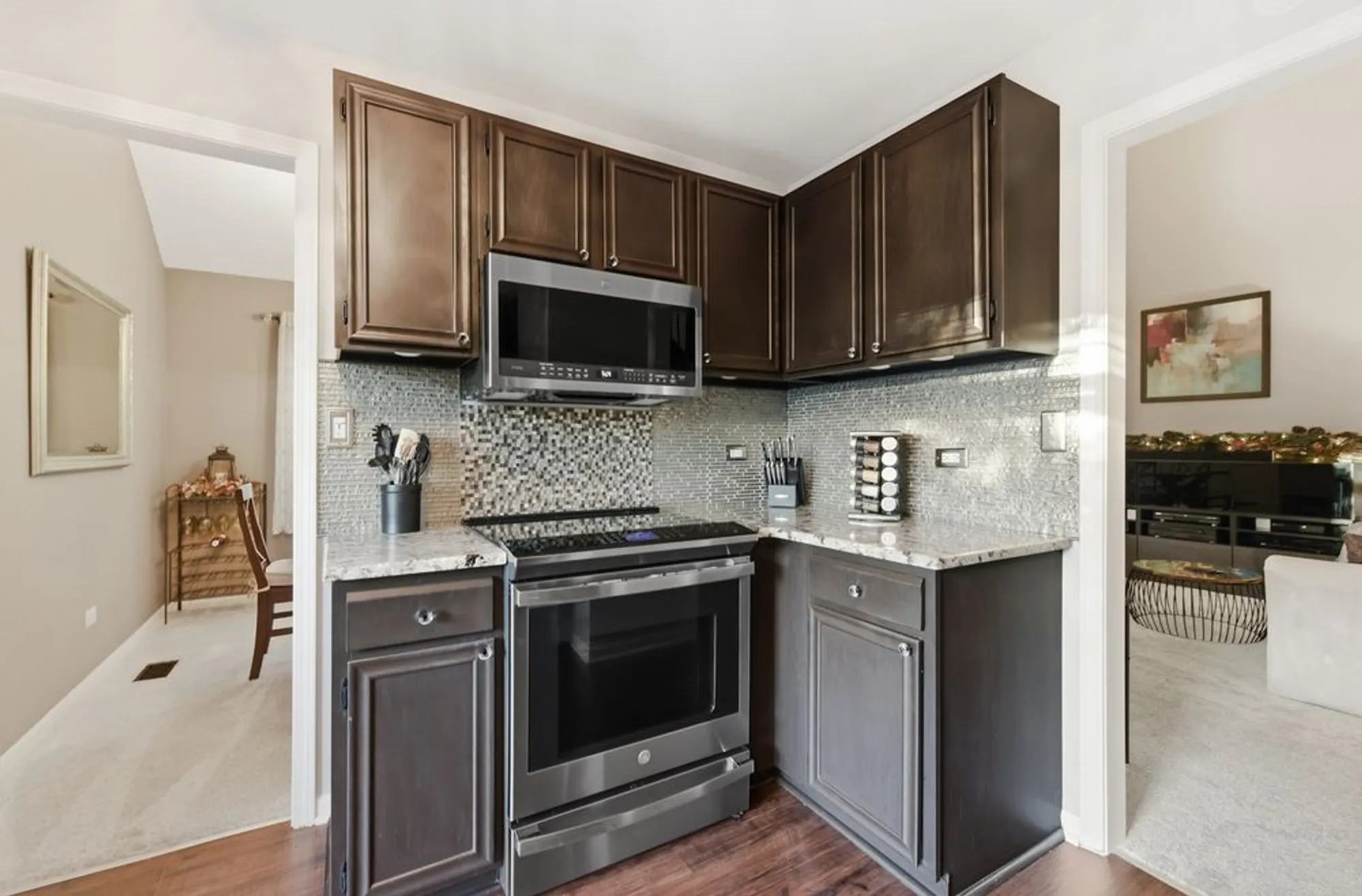 Property Slideshow image 11 of 37 | 294 mallard pt a, Lake Barrington, IL, 60010