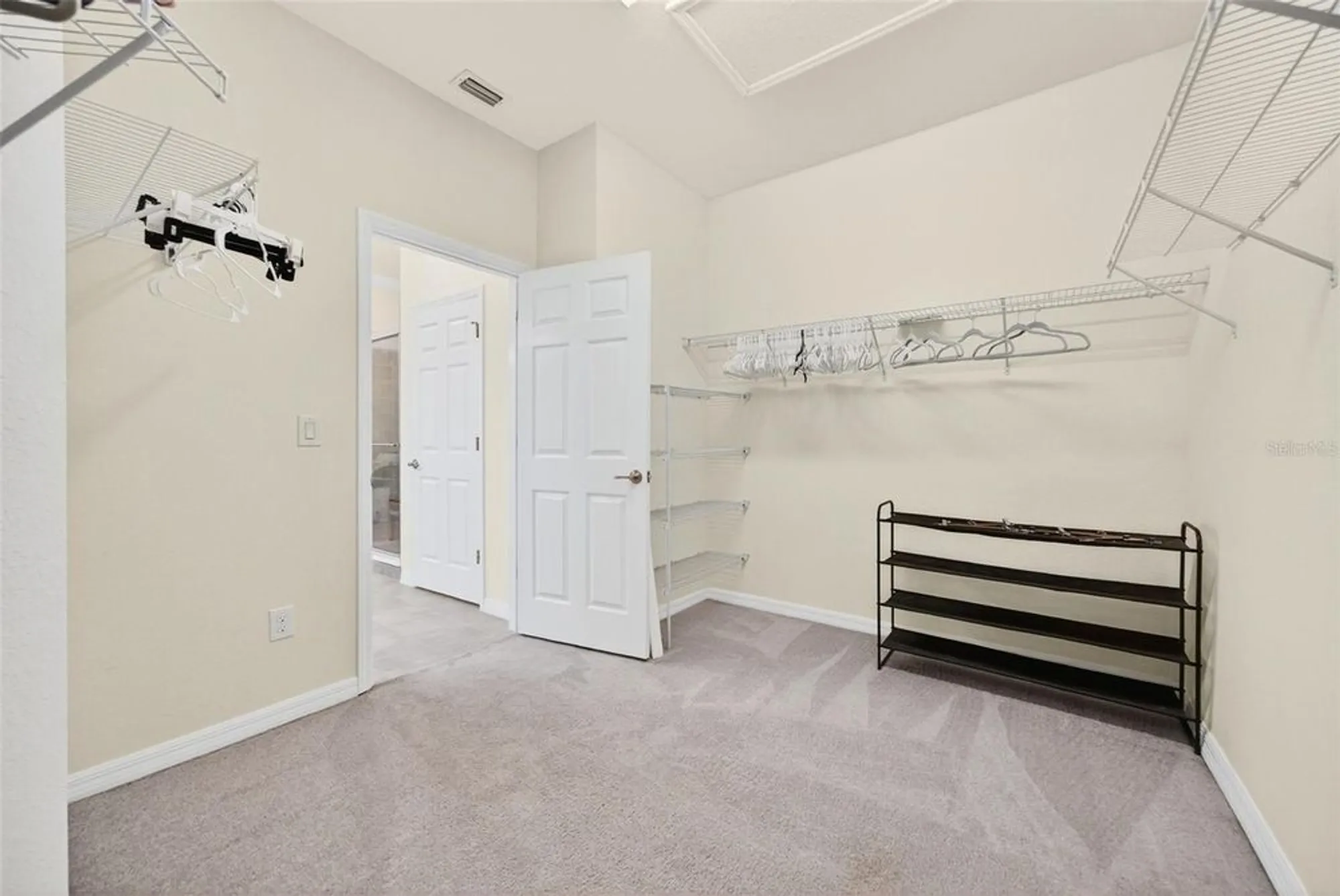 Property Slideshow image 43 of 91 | 10047 crooked creek dr 201, Venice, FL, 34293