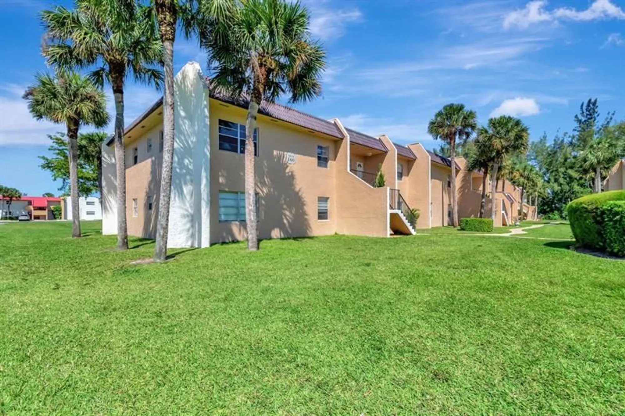 Property Slideshow image 27 of 67 | 100 lake meryl dr 201, West Palm Beach, FL, 33411