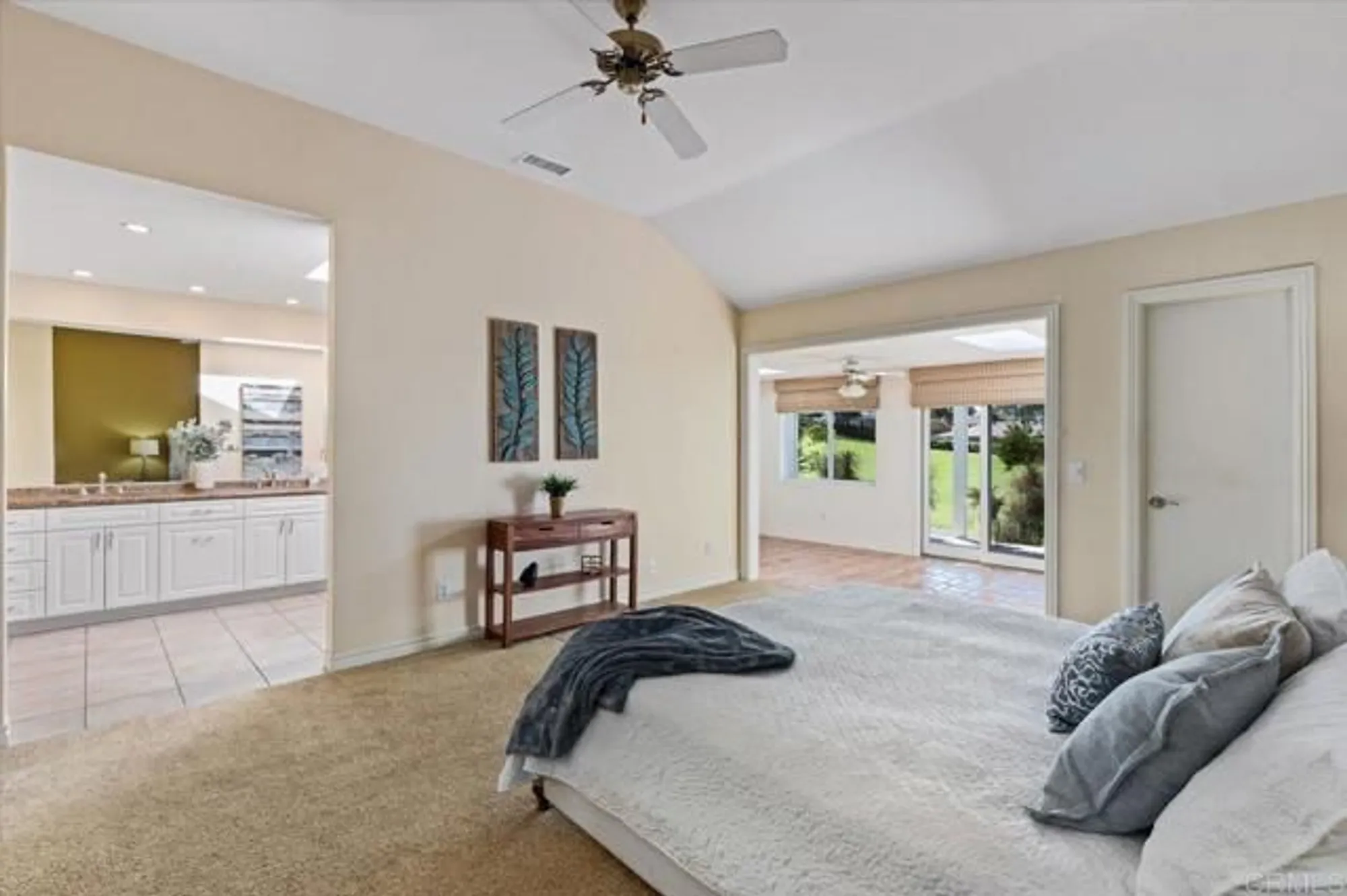 Property Slideshow image 20 of 59 | 1054 la sombra dr, San Marcos, CA, 92078