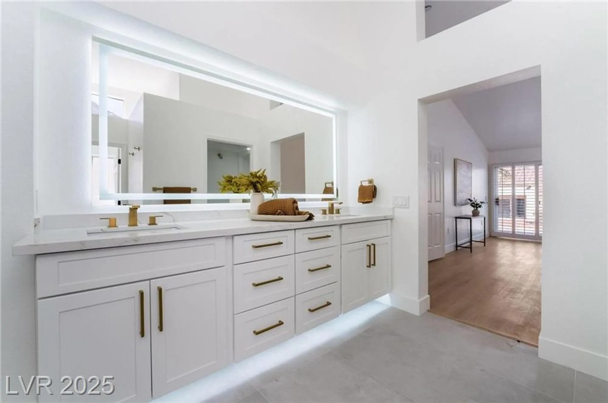 Property Slideshow image 29 of 57 | 2528 sunup dr, Las Vegas, NV, 89134