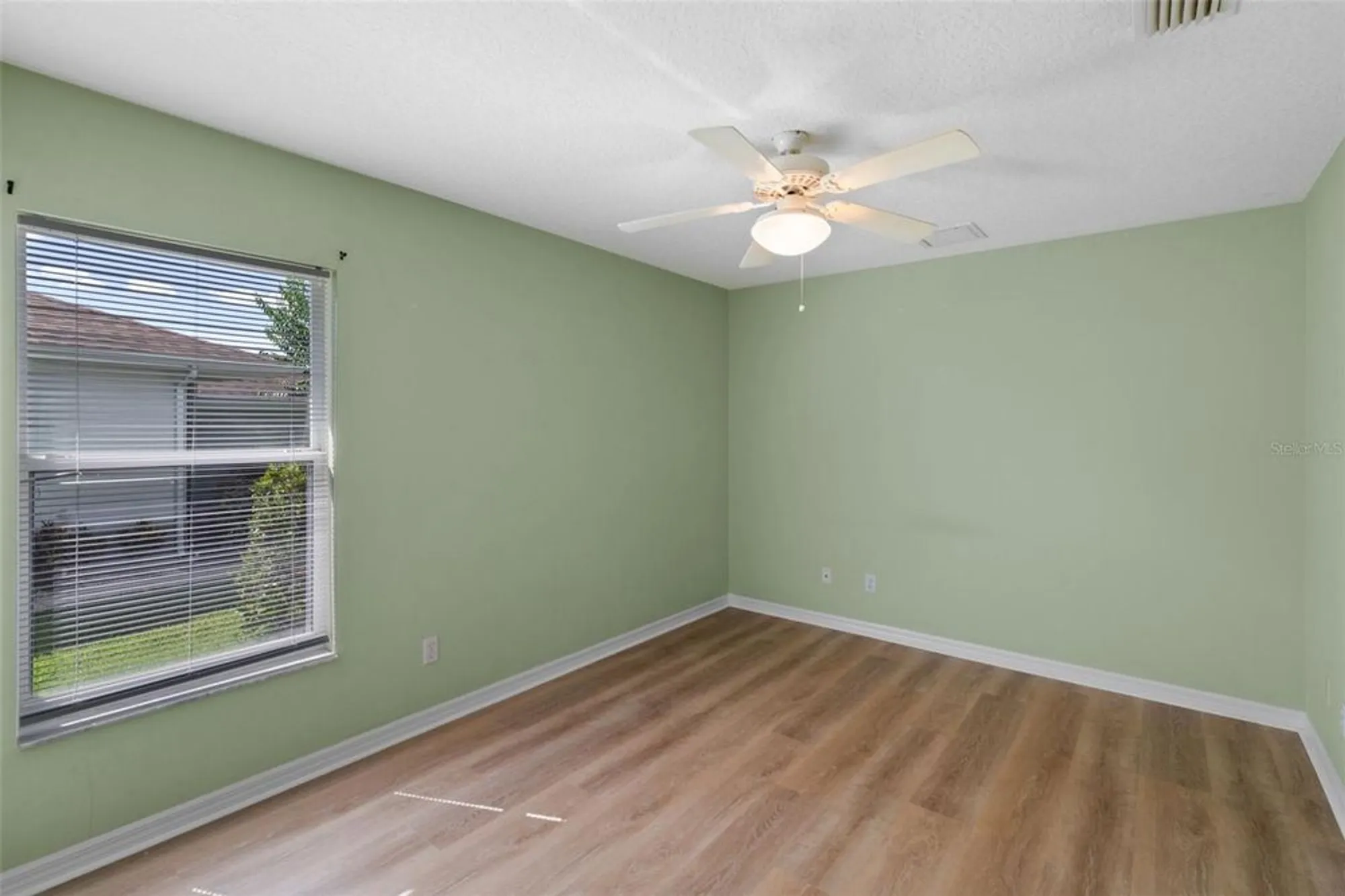 Property Slideshow image 20 of 21 | 26908 honeymoon ave, Leesburg, FL, 34748