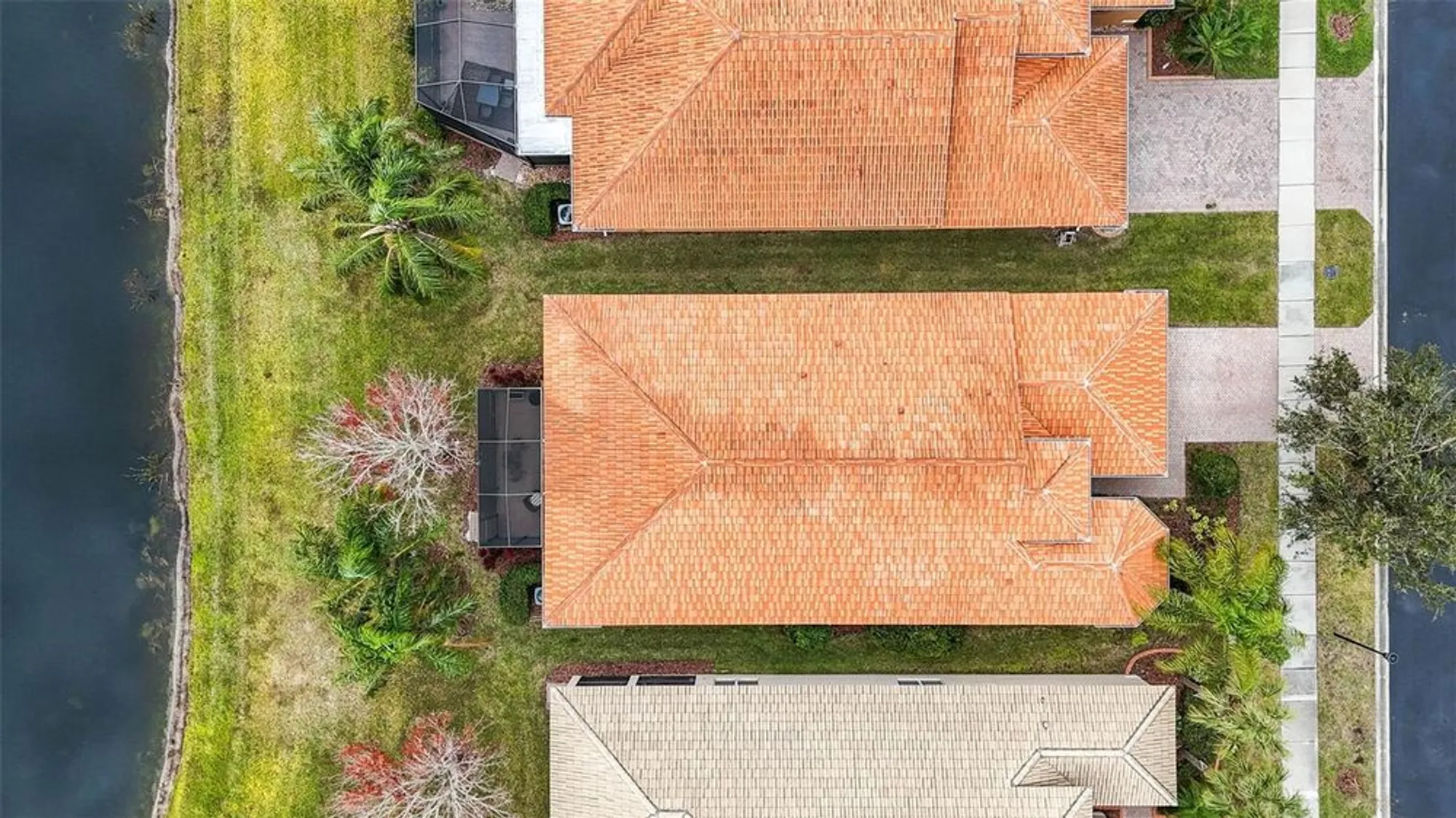 Property Slideshow image 32 of 38 | 16051 golden lakes dr, Wimauma, FL, 33598