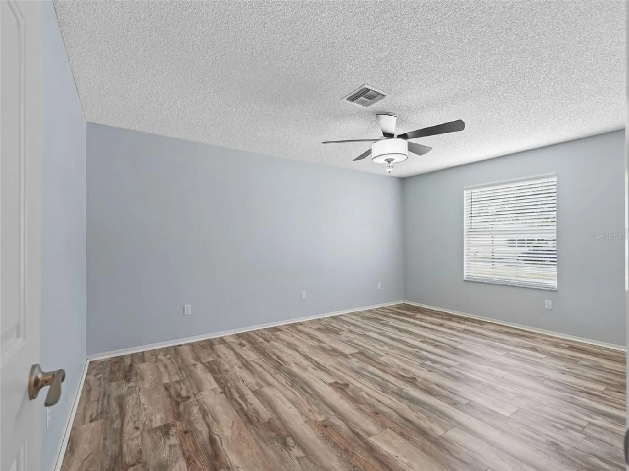 Property Slideshow image 16 of 25 | 220 estrada pl, The Villages, FL, 32159