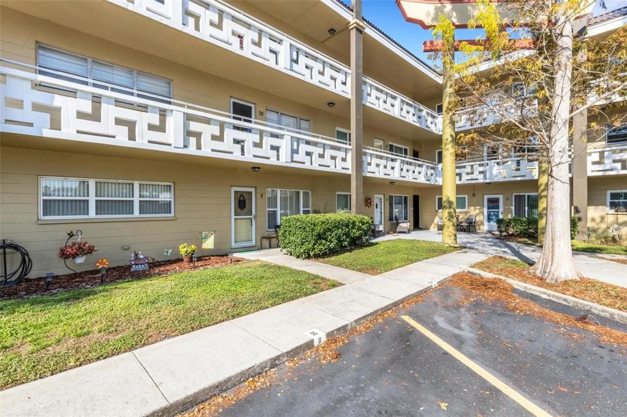 Property Slideshow image 35 of 70 | 2416 world parkway blvd apt 8, Clearwater, FL, 33763