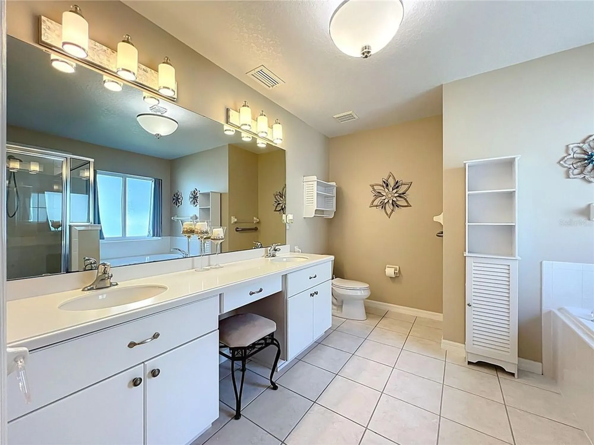 Property Slideshow image 36 of 59 | 5643 bounty cir, Tavares, FL, 32778