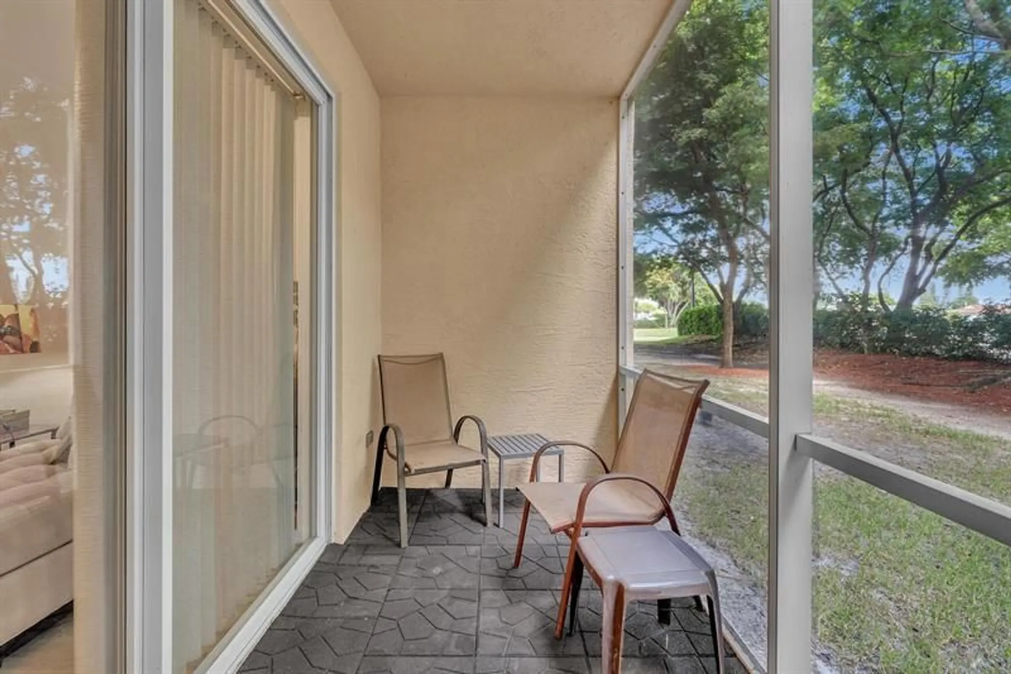 Property Slideshow image 41 of 78 | 7775 yardley dr apt 110, Tamarac, FL, 33321