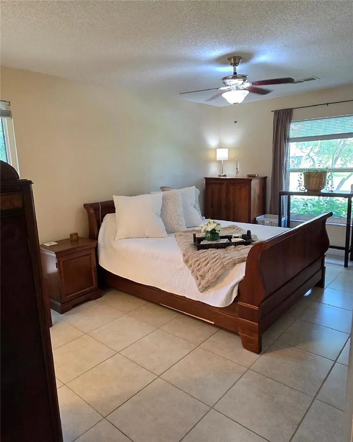 Property Slideshow image 14 of 31 | 2390 shelly dr d, Palm Harbor, FL, 34684