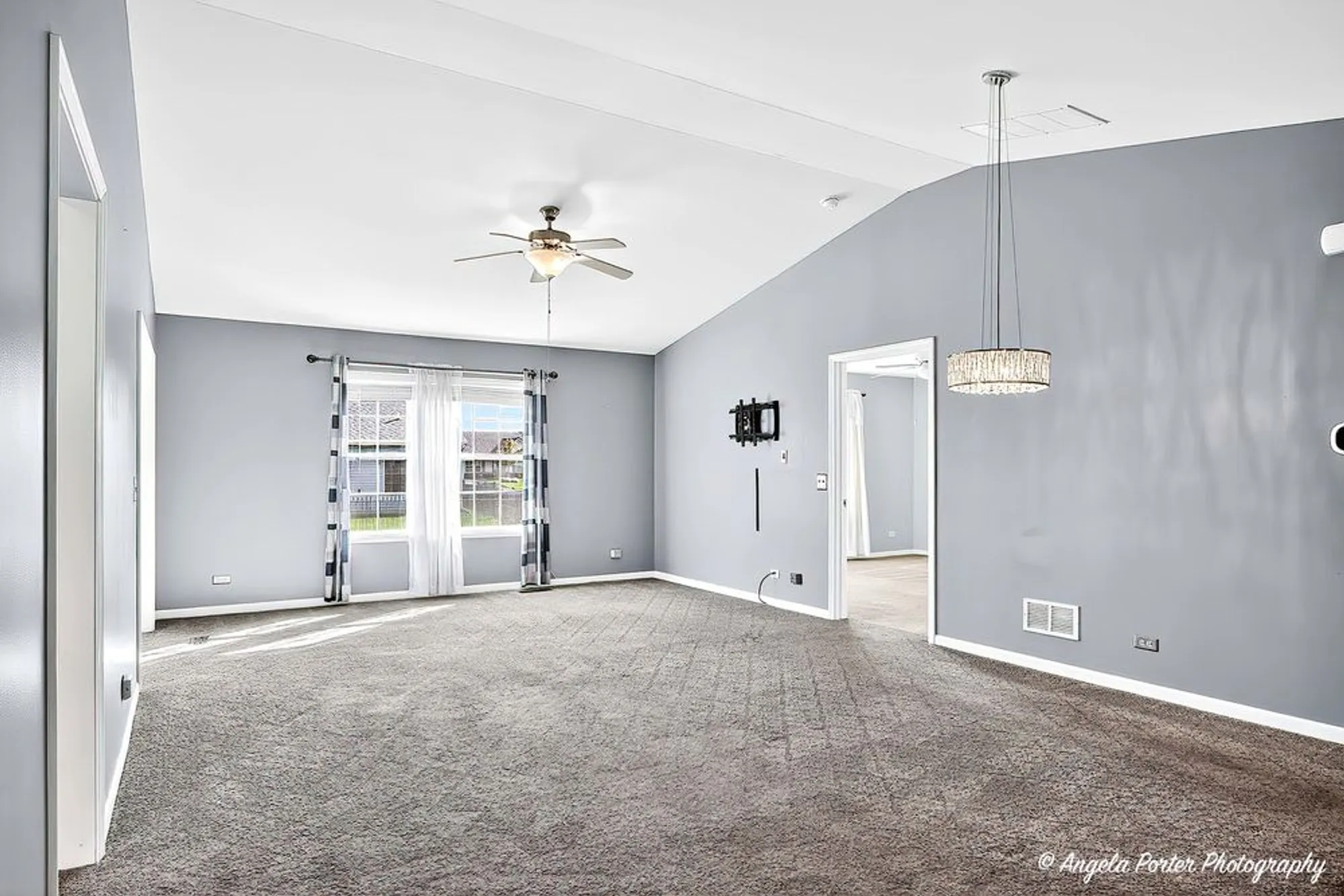 Property Slideshow image 5 of 29 | 806 madison ave, Mchenry, IL, 60050