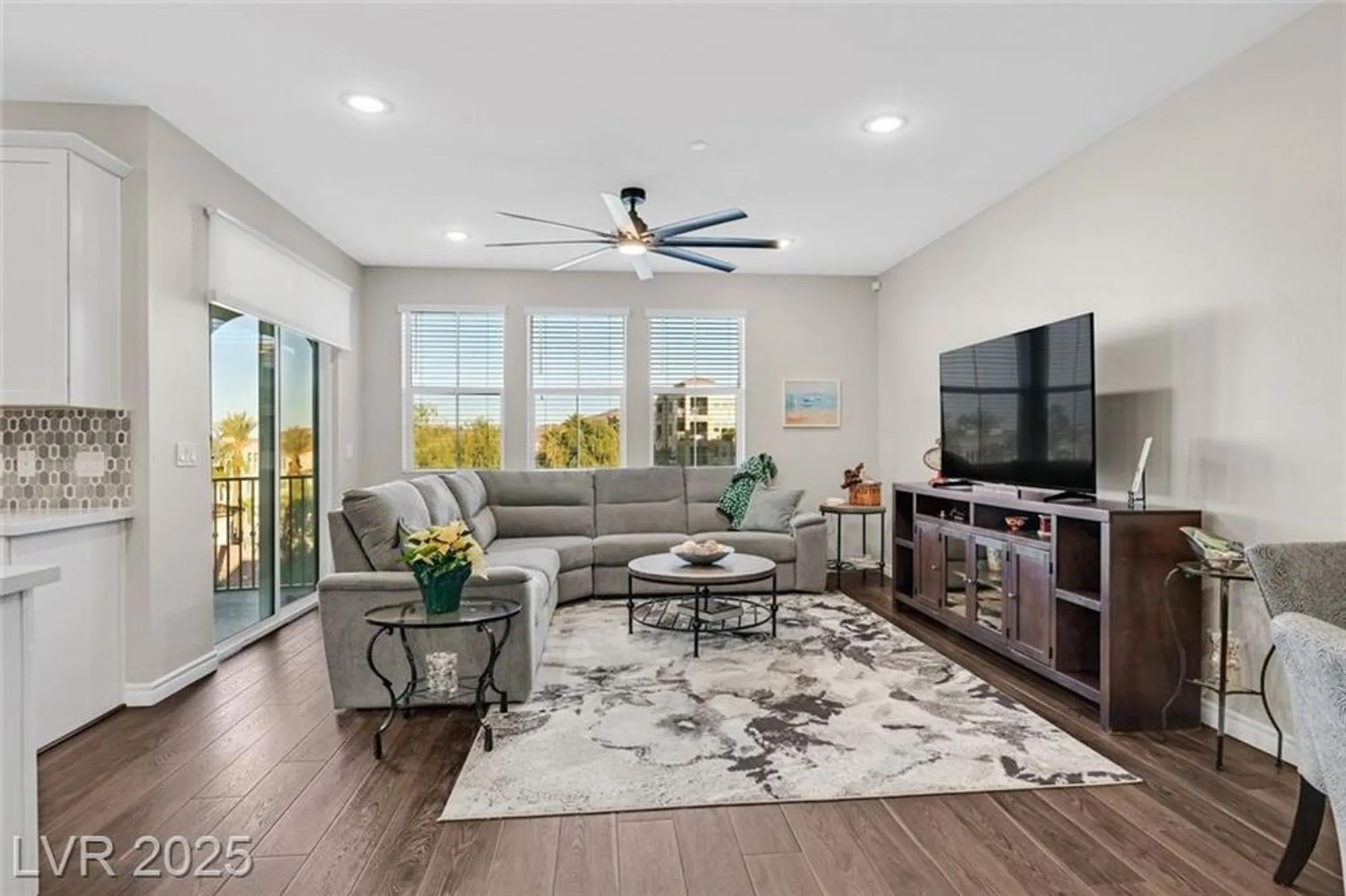 Property Slideshow image 4 of 47 | 2555 hampton rd 10301, Henderson, NV, 89052