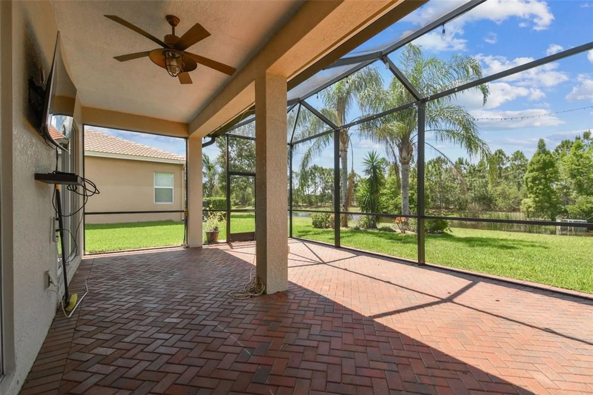 Property Slideshow image 48 of 100 | 16101 cape coral dr, Wimauma, FL, 33598