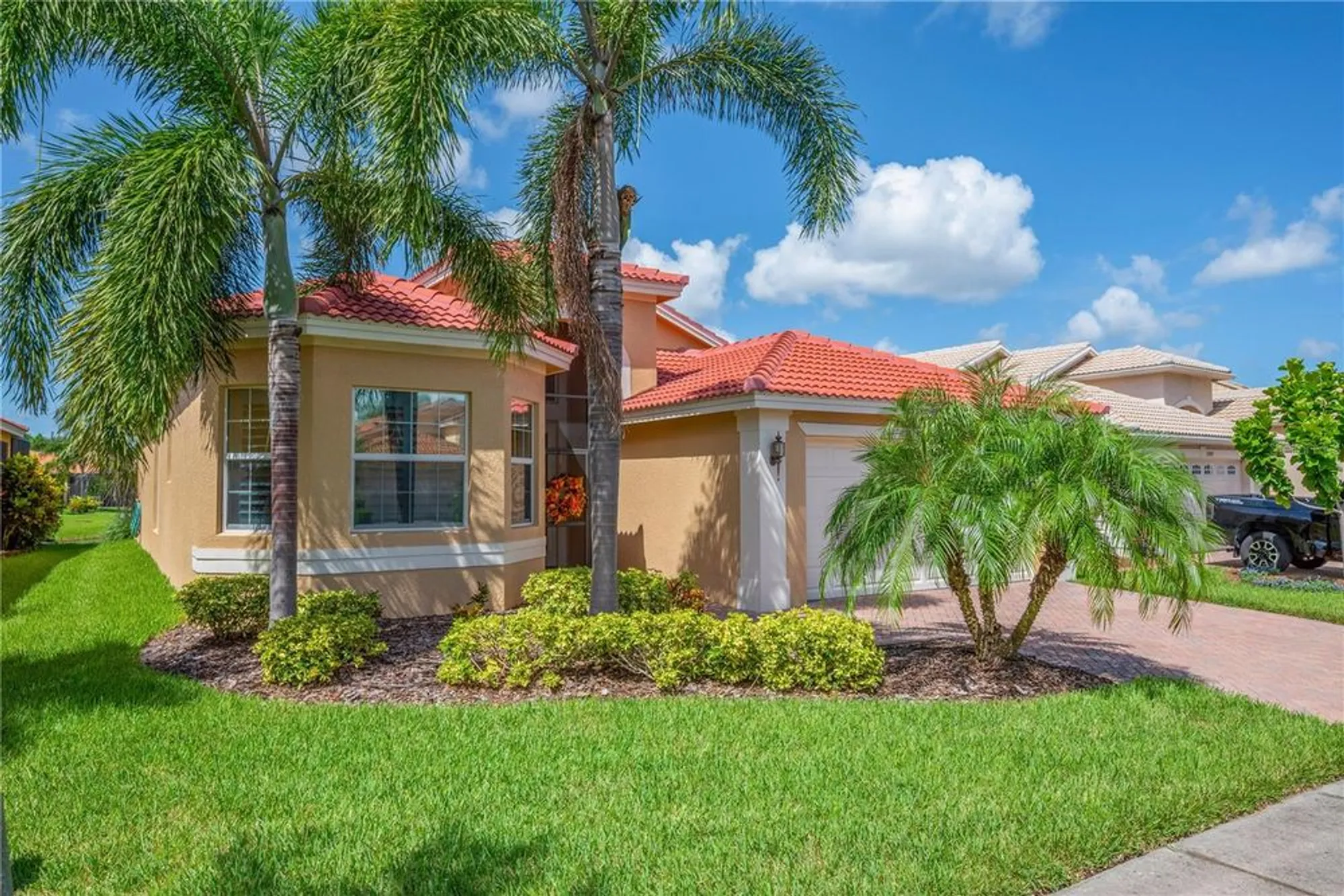 Property Slideshow image 4 of 49 | 15931 golden lakes dr, Wimauma, FL, 33598