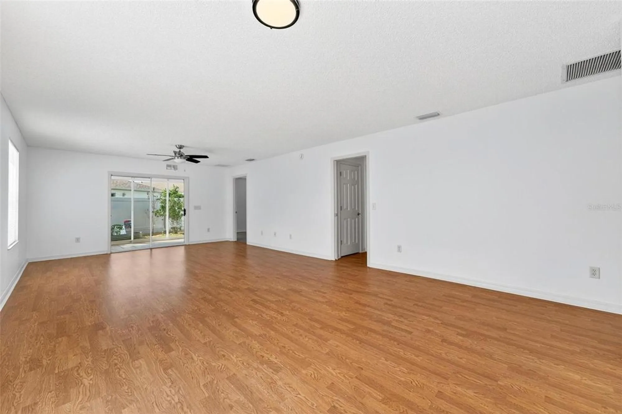 Property Slideshow image 27 of 57 | 2446 kenmore ln, The Villages, FL, 32162