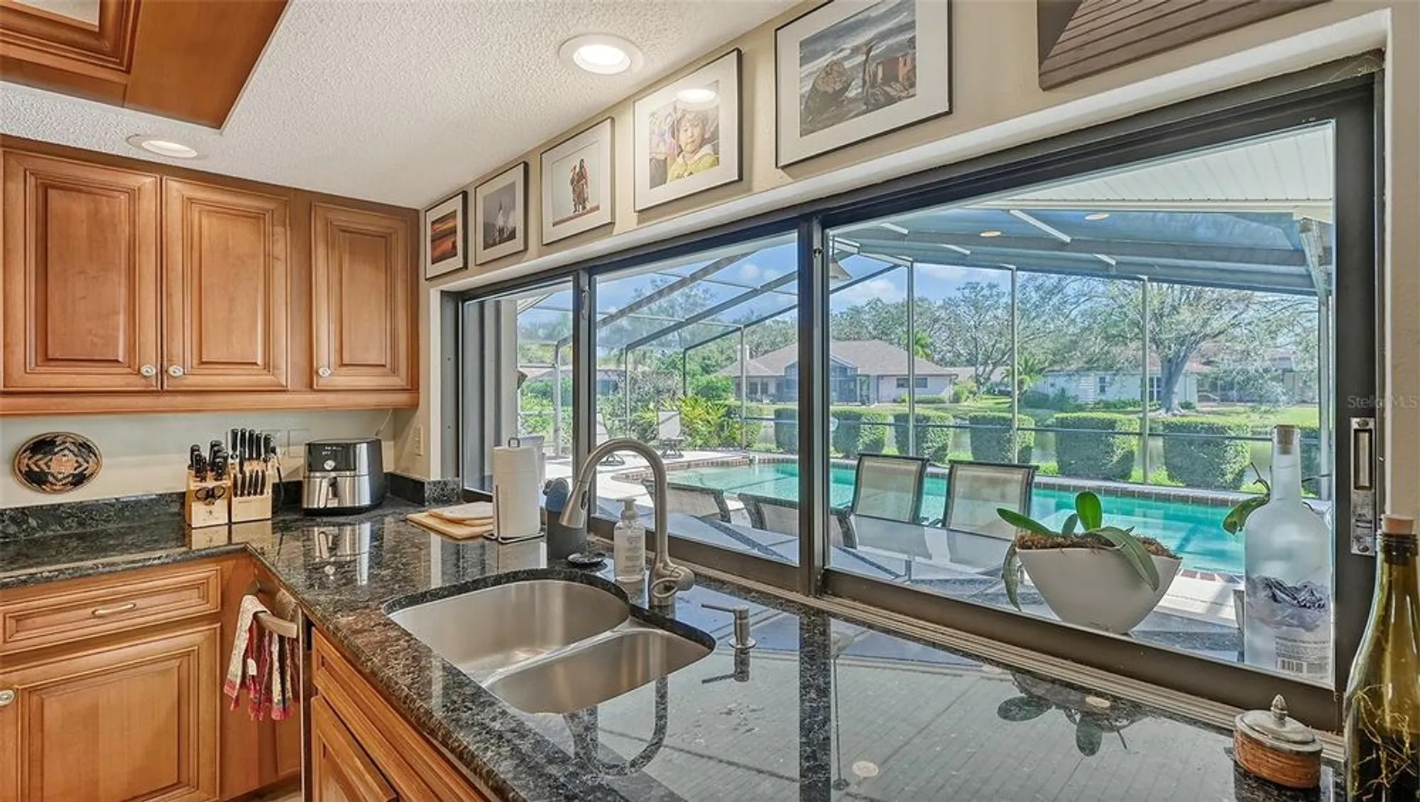 Property Slideshow image 18 of 87 | 5692 country lakes dr, Sarasota, FL, 34243