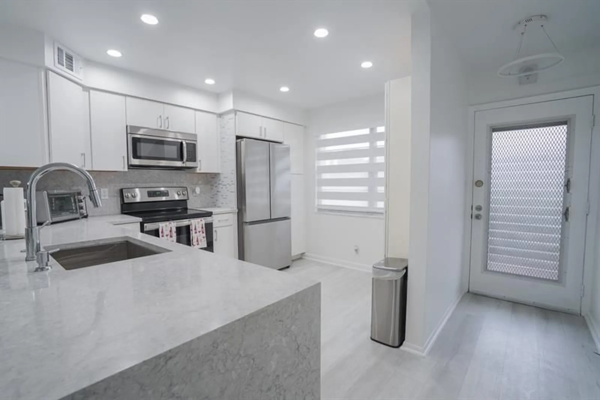 Property Slideshow image 2 of 71 | 3201 portofino pt f1, Coconut Creek, FL, 33066