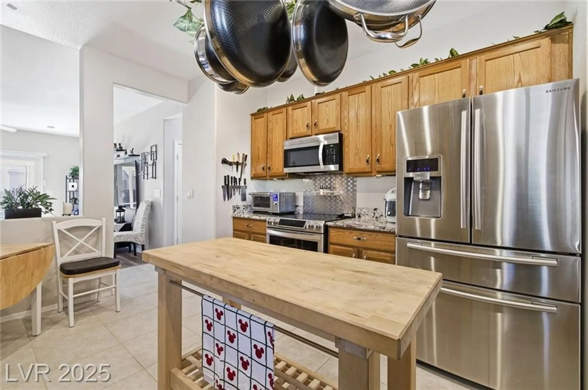 Property Slideshow image 11 of 19 | 3525 herring gull ln, North Las Vegas, NV, 89084