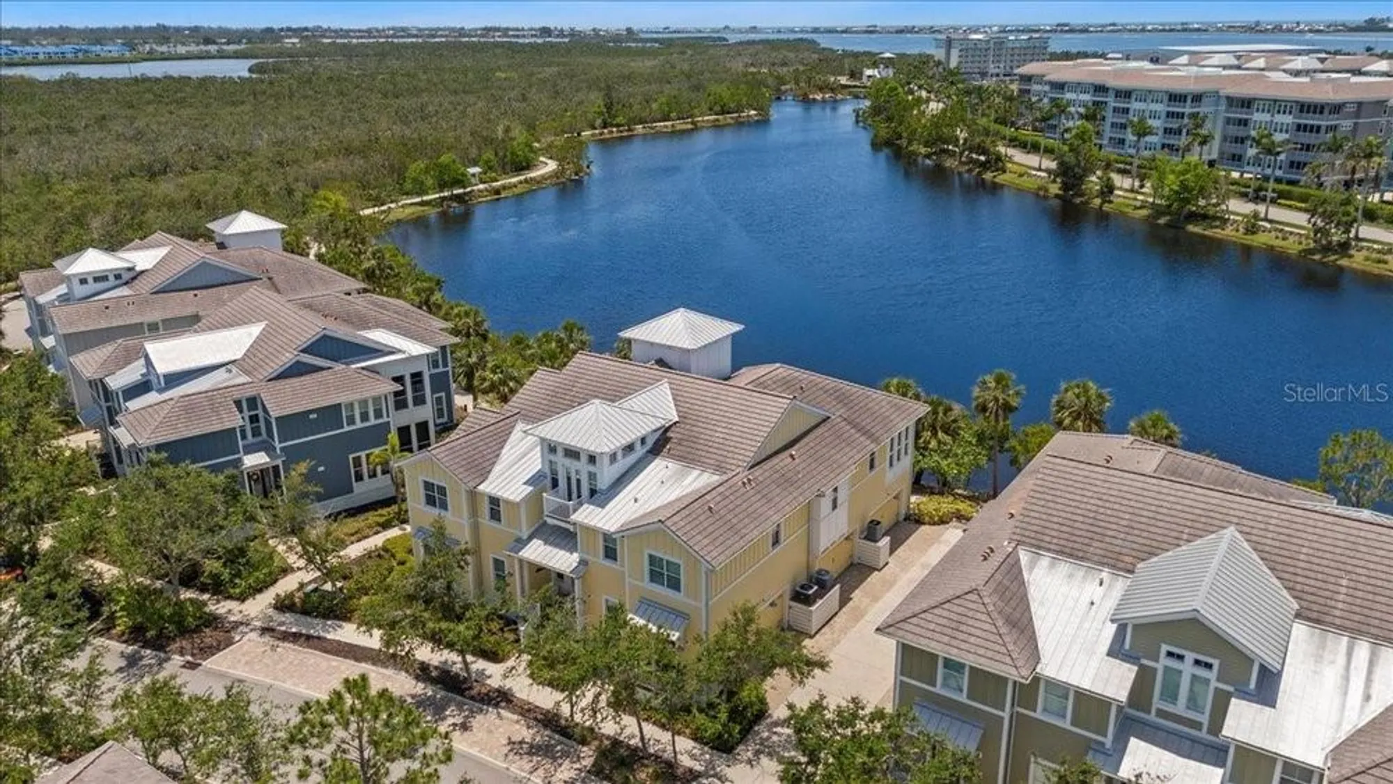 Property Slideshow image 5 of 88 | 340 sapphire lake dr 202, Bradenton, FL, 34209