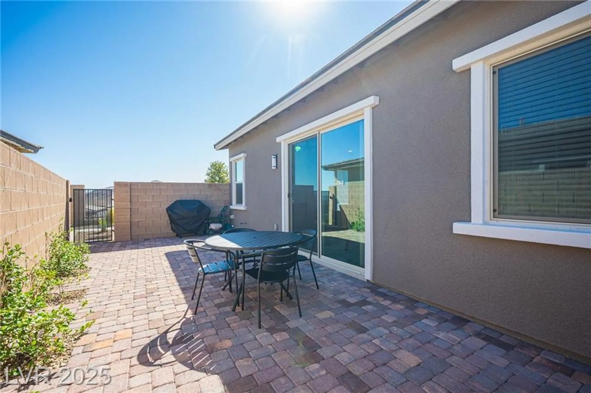 Property Slideshow image 15 of 46 | 932 belleforte ln, Las Vegas, NV, 89138