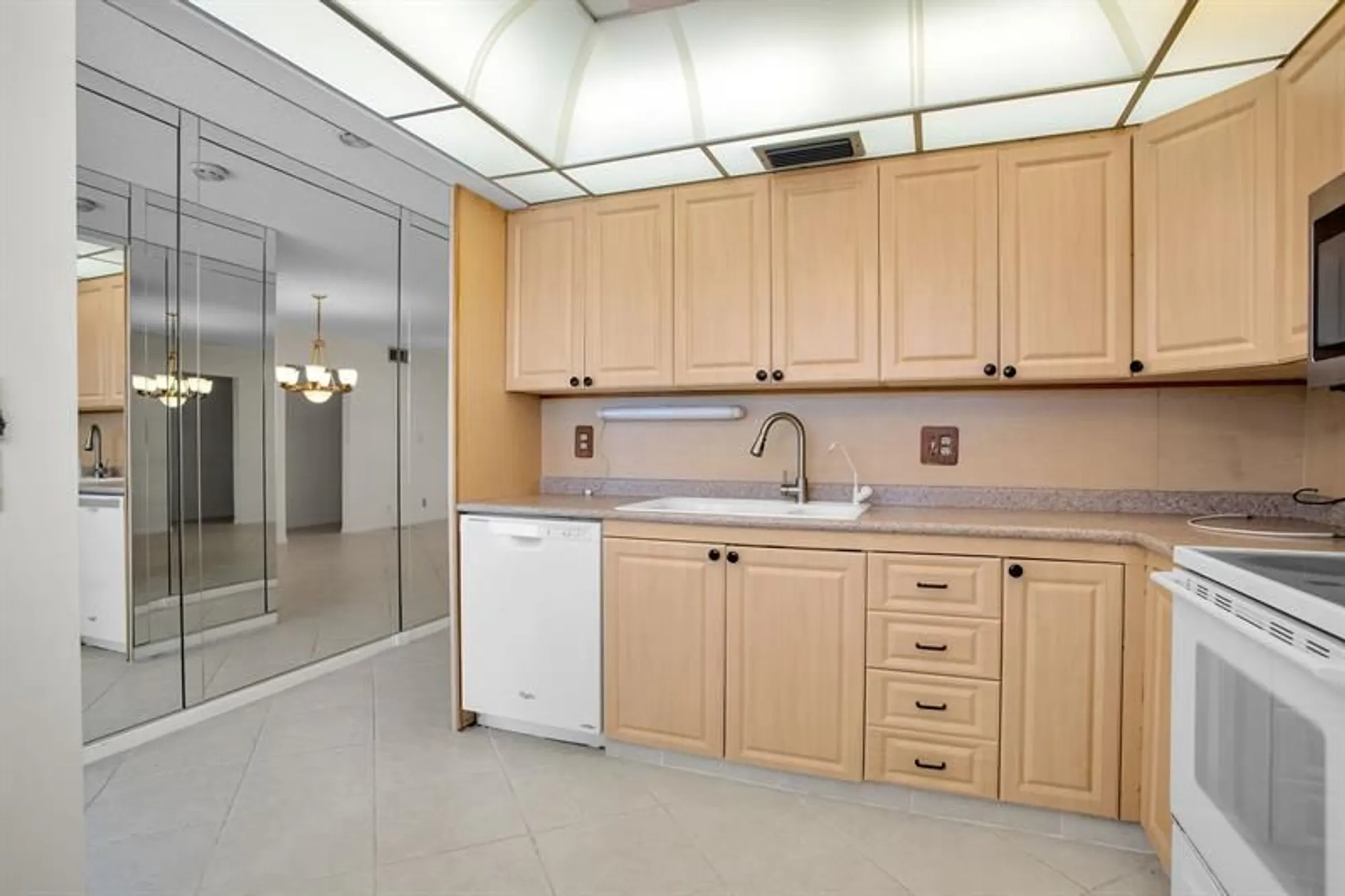 Property Slideshow image 8 of 28 | 2202 lucaya bnd d4, Coconut Creek, FL, 33066