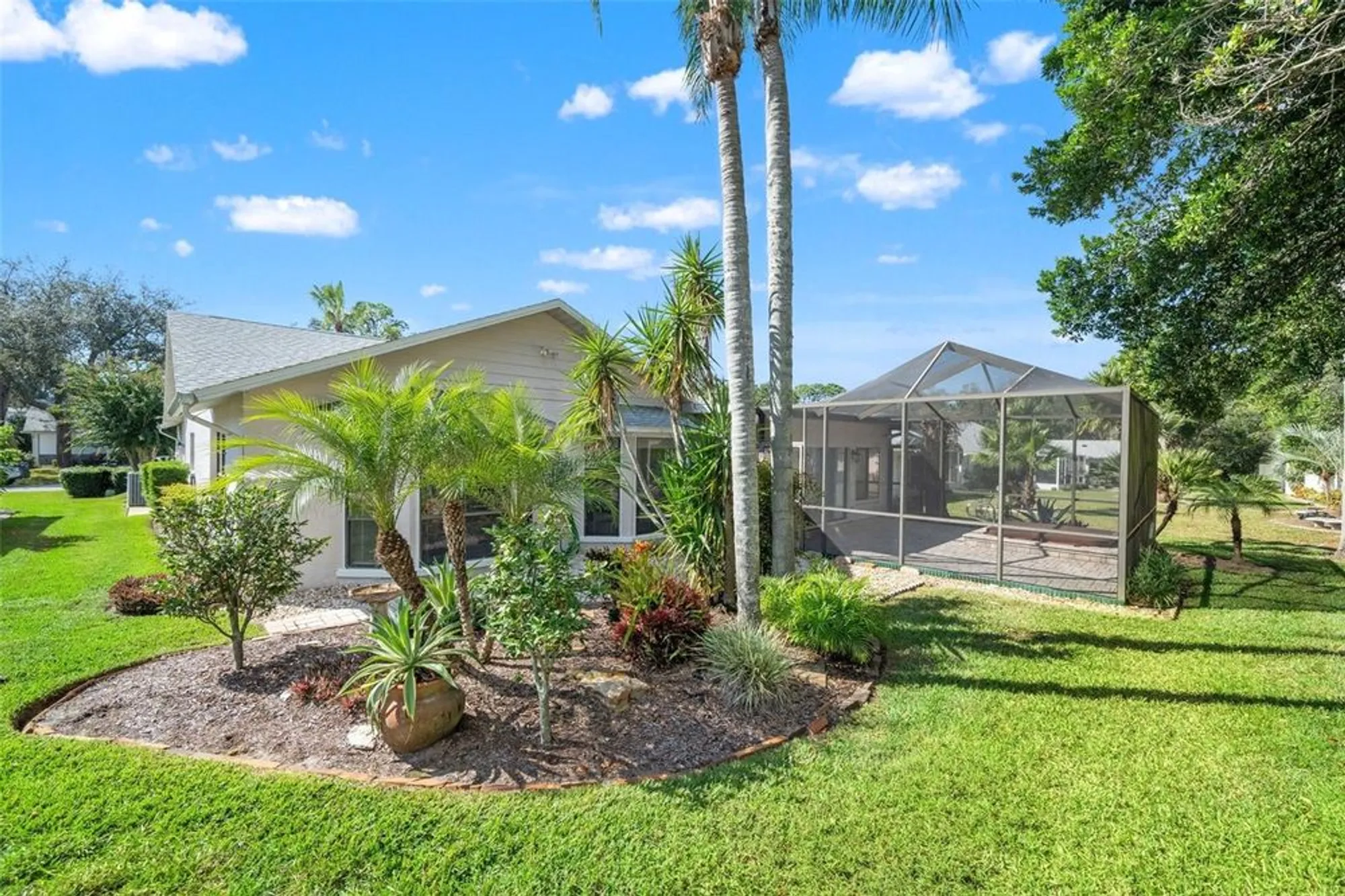 Property Slideshow image 59 of 77 | 2647 royal ridge dr, Spring Hill, FL, 34606