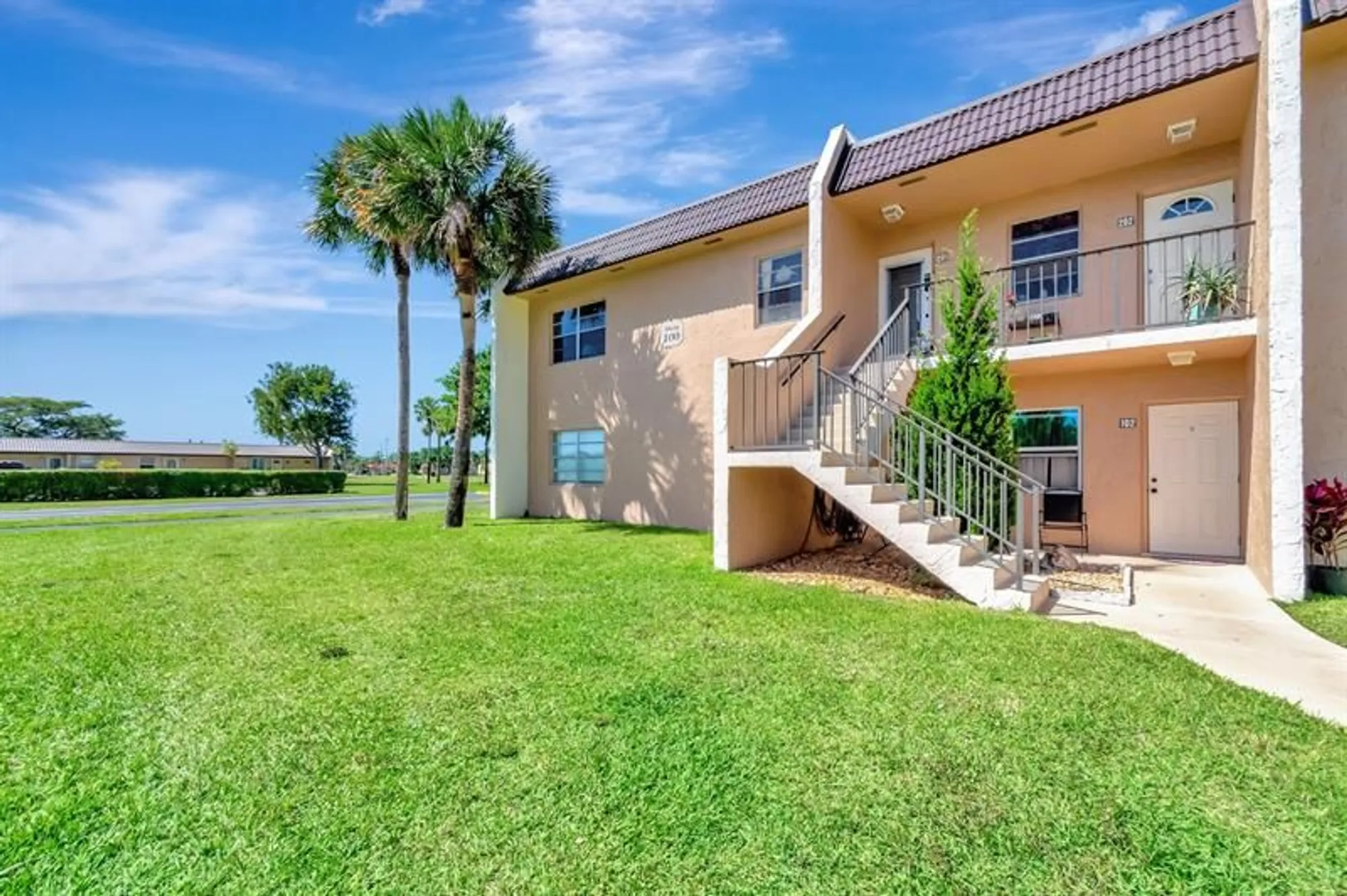 Property Slideshow image 26 of 67 | 100 lake meryl dr 201, West Palm Beach, FL, 33411