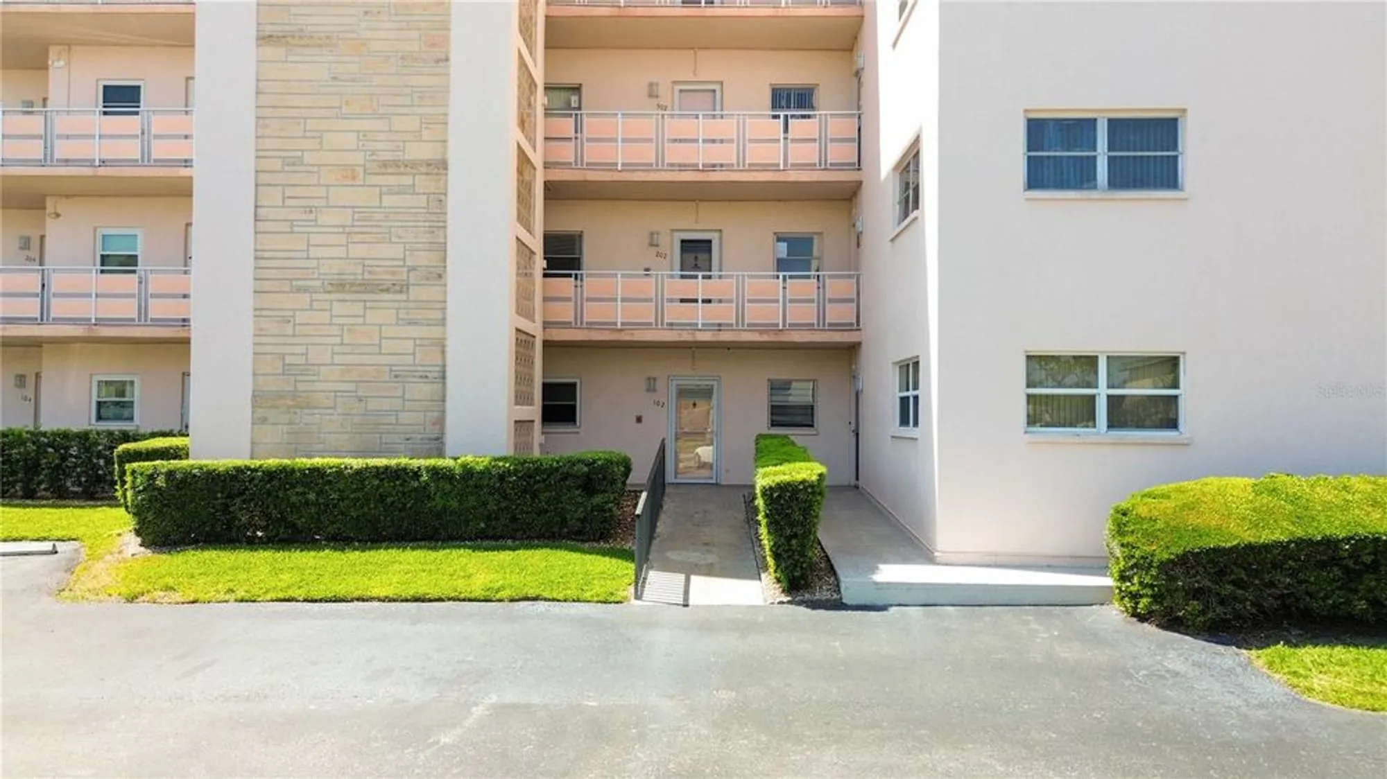 Property Slideshow image 4 of 30 | 5623 80th st n unit 202, St Petersburg, FL, 33709