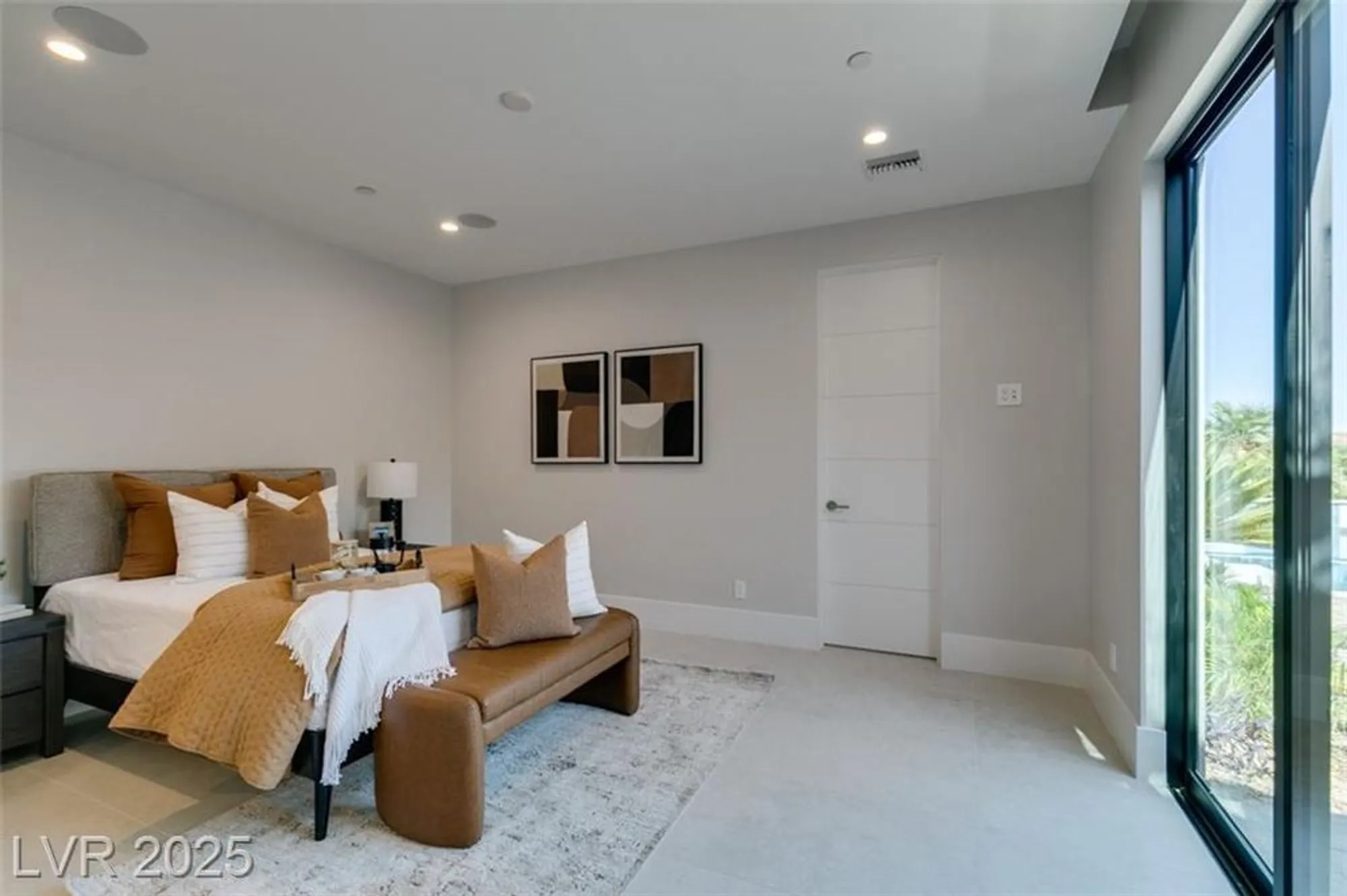 Property Slideshow image 21 of 48 | 40 reflection shores ln, Henderson, NV, 89011