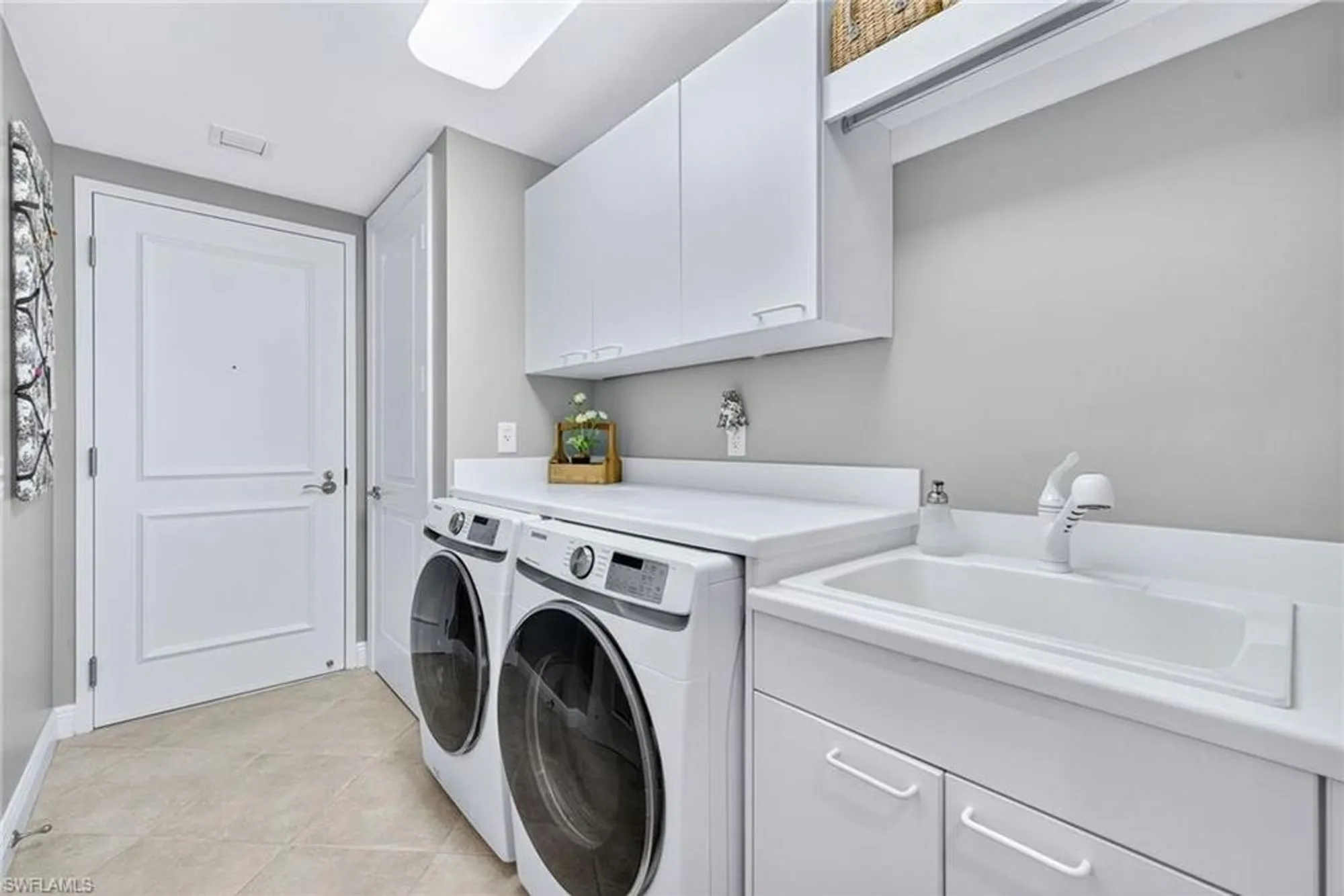 Property Slideshow image 28 of 50 | 23850 via italia cir 1105, Estero, FL, 34134